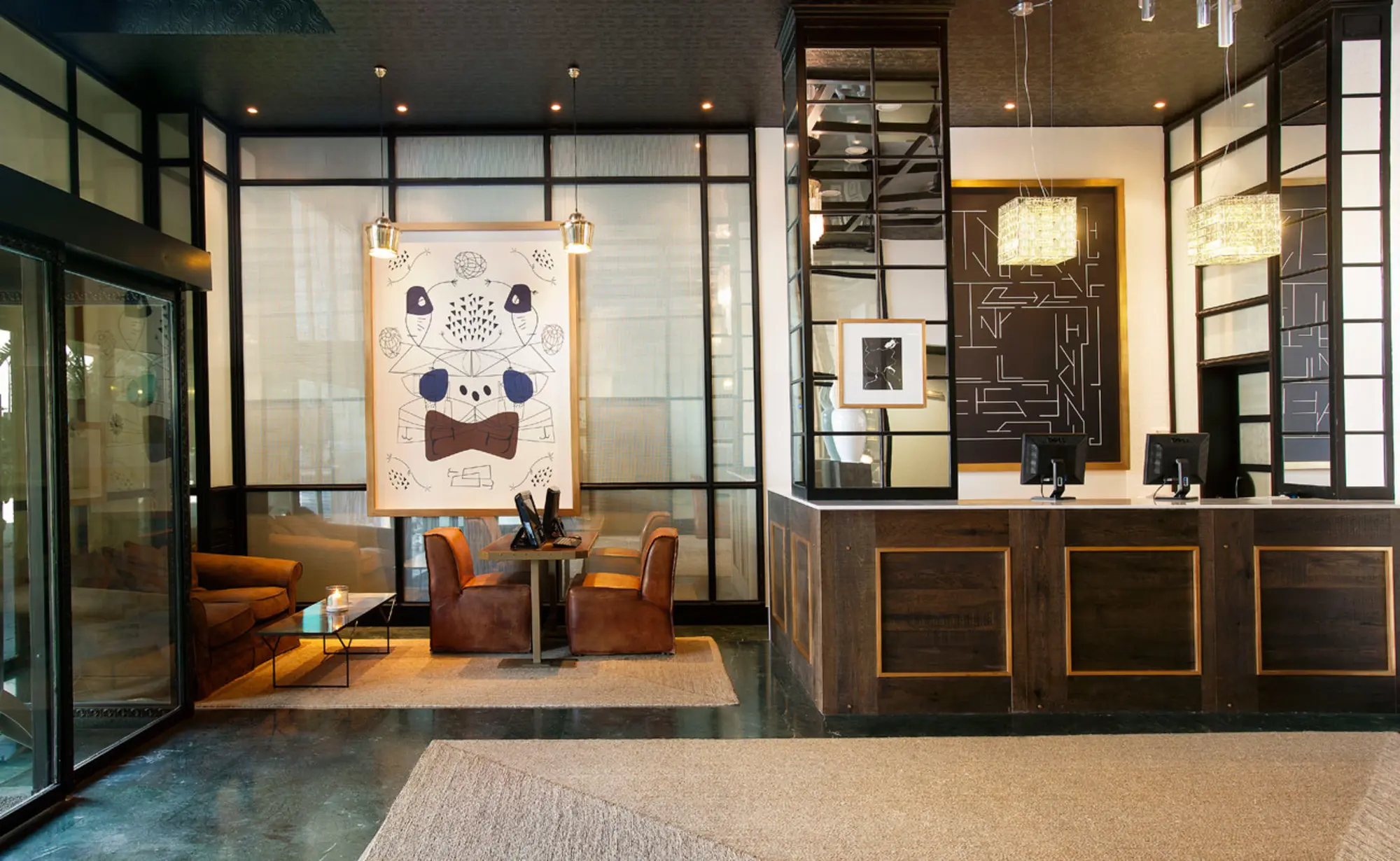 H10 Itaca, Lobby