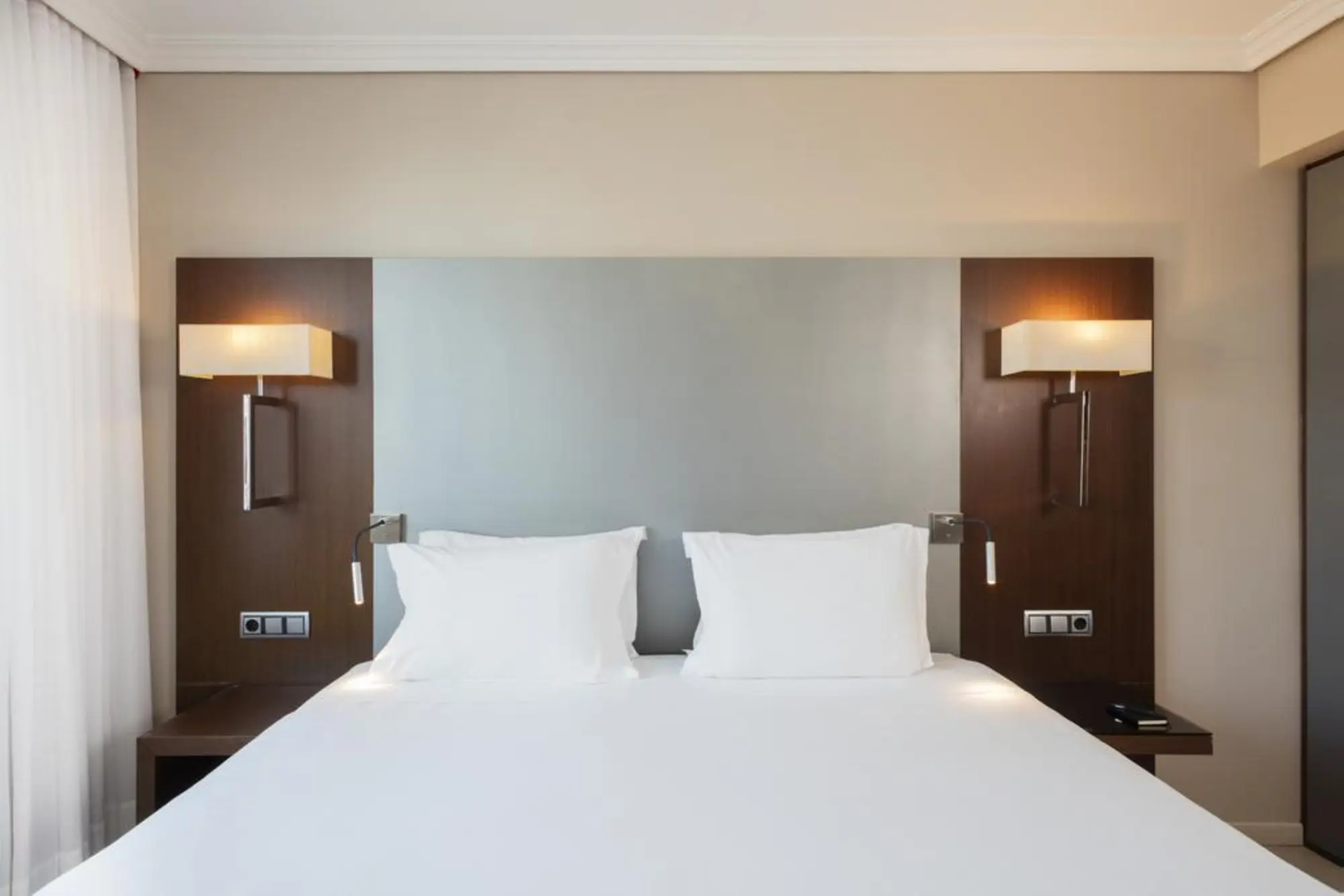 H10 Itaca, Room