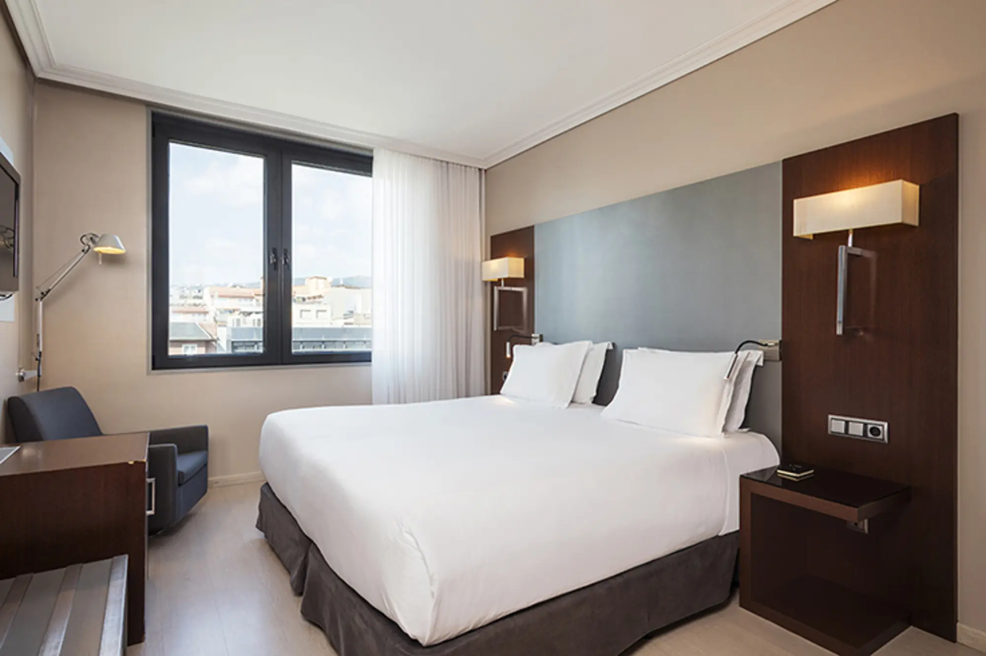 H10 Itaca, Room