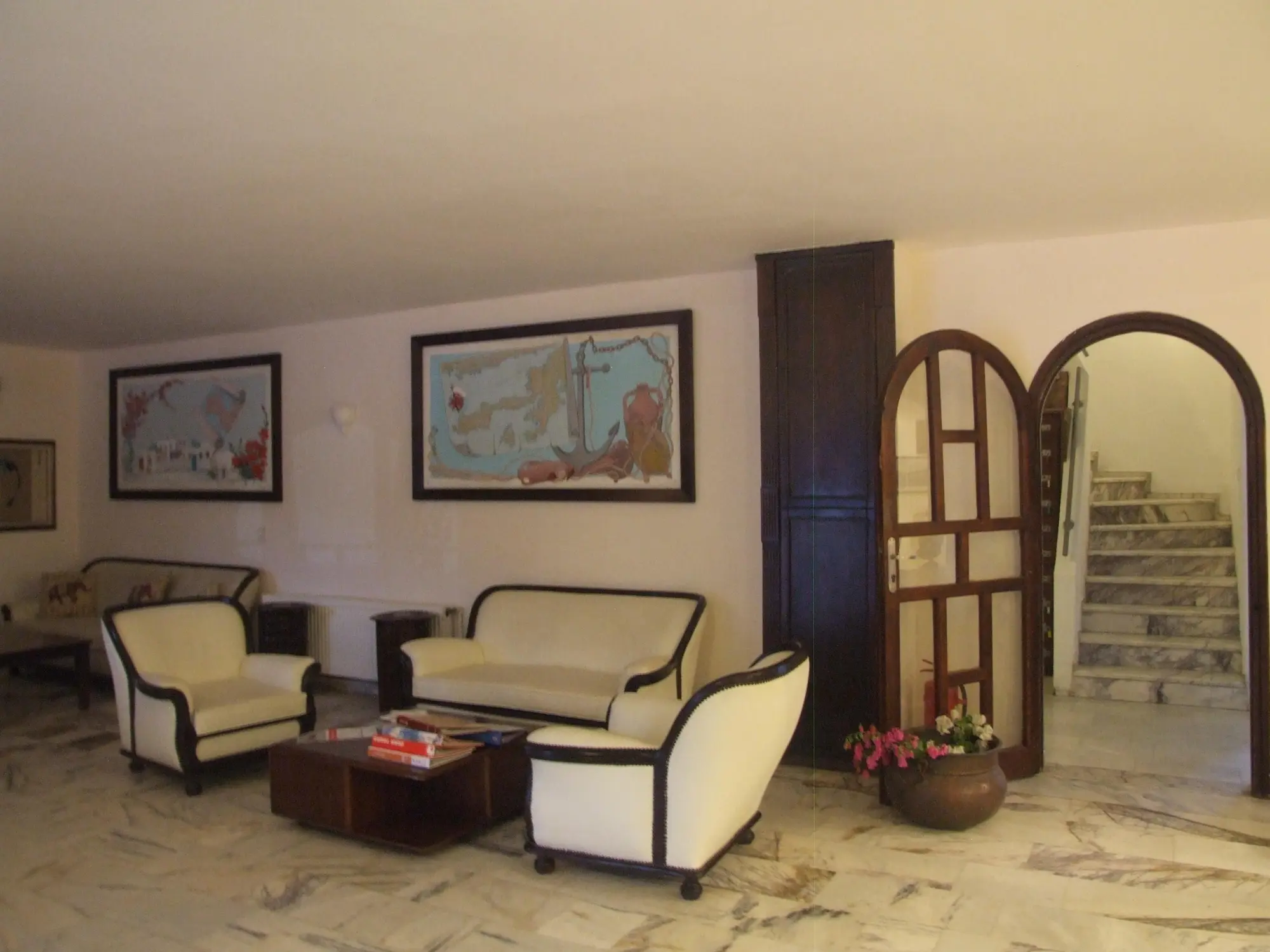 Serhan, Lobby