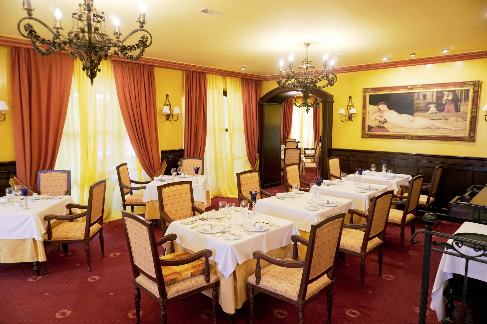 Europe Villa Cortes, Restaurant