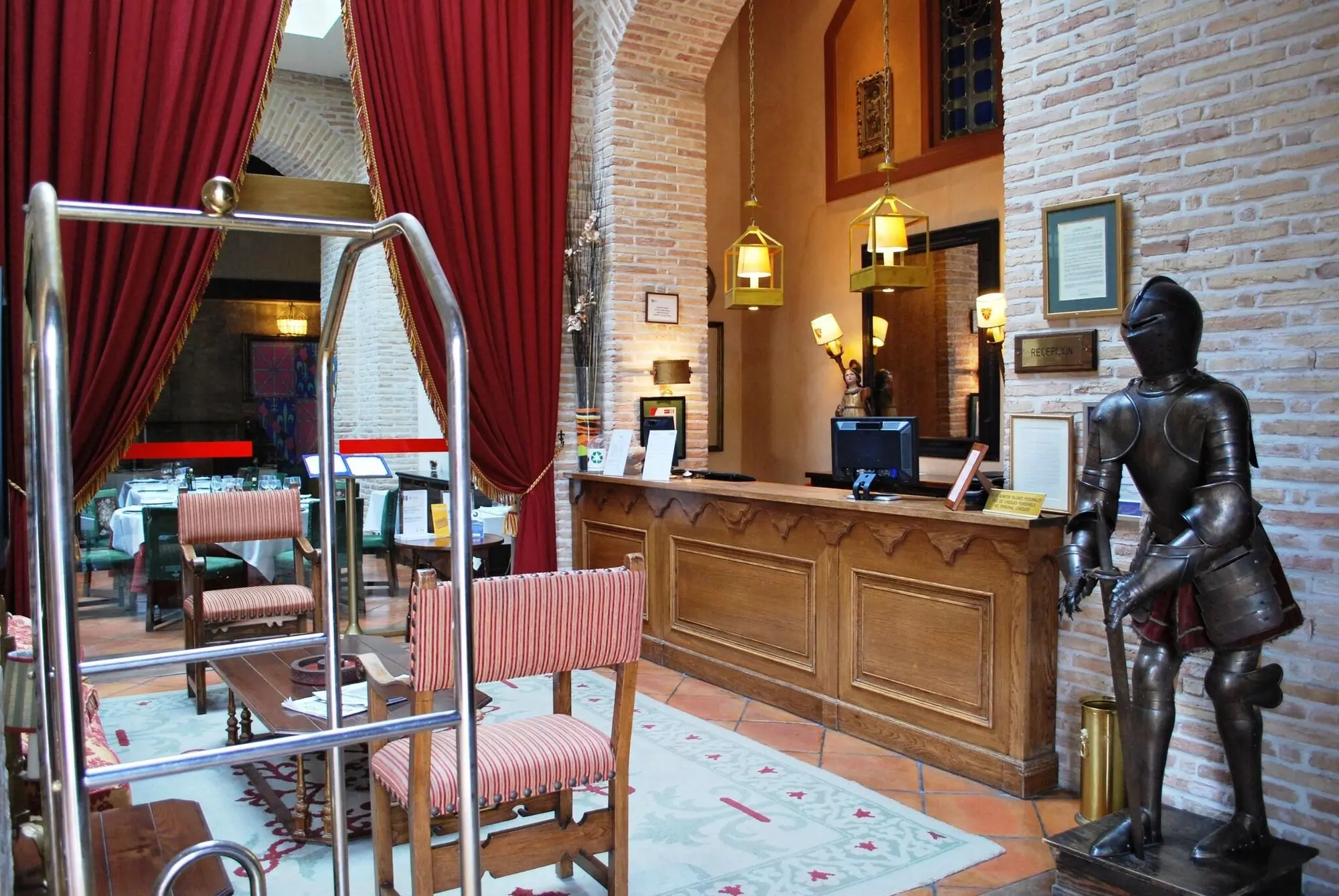 Parador De Olite, Lobby