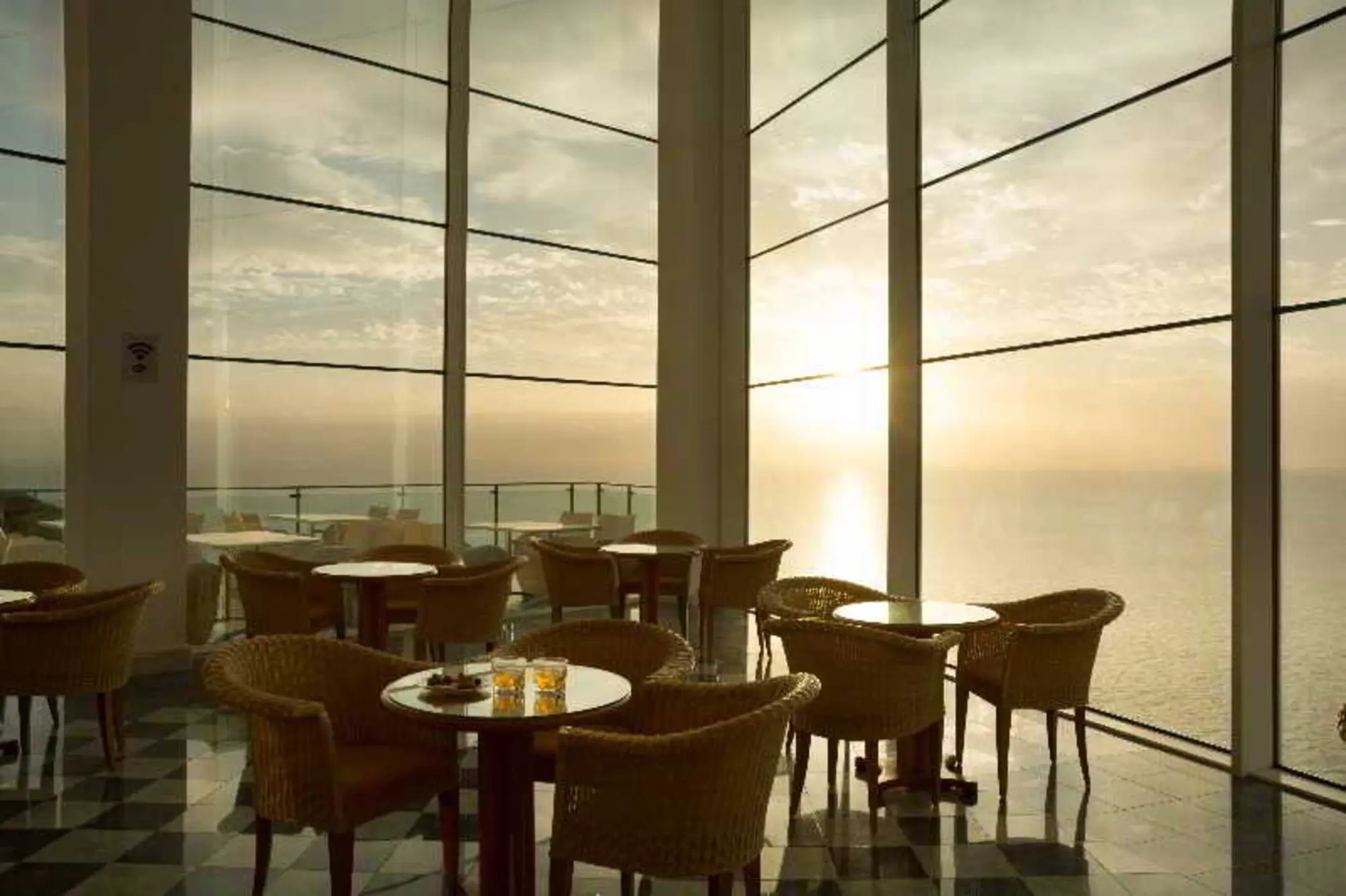 Mogan Princess & Beach Club, Bar