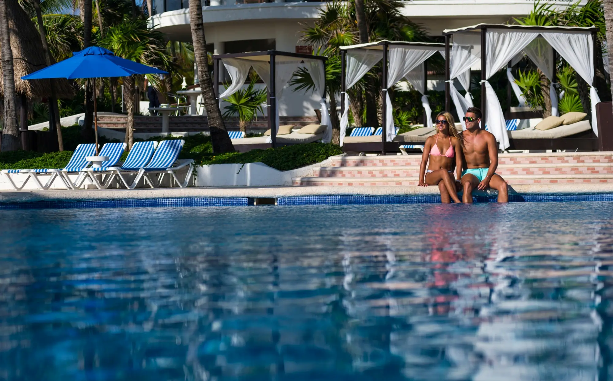 The Reef Playacar, Pool