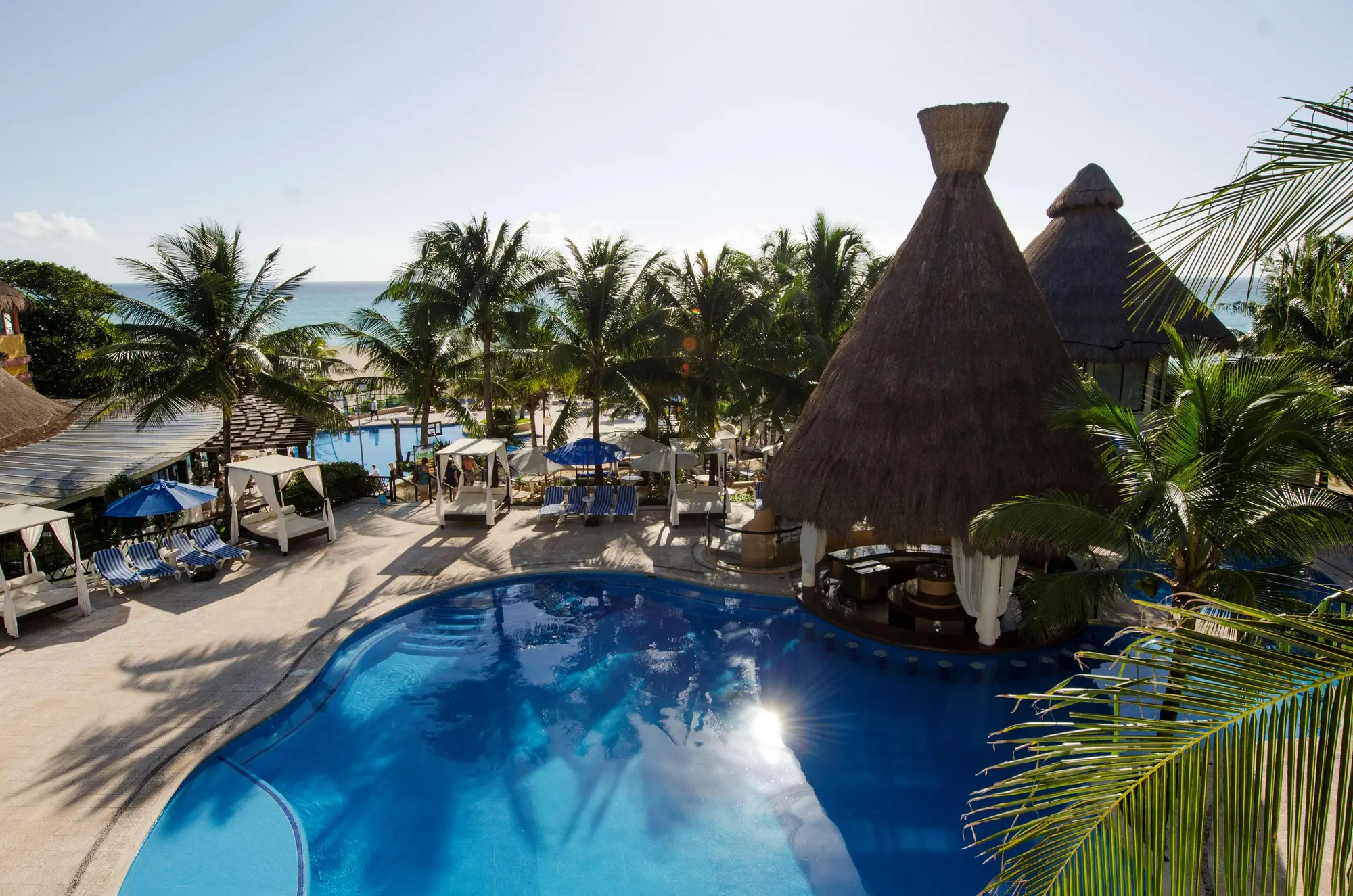 The Reef Playacar, Pool