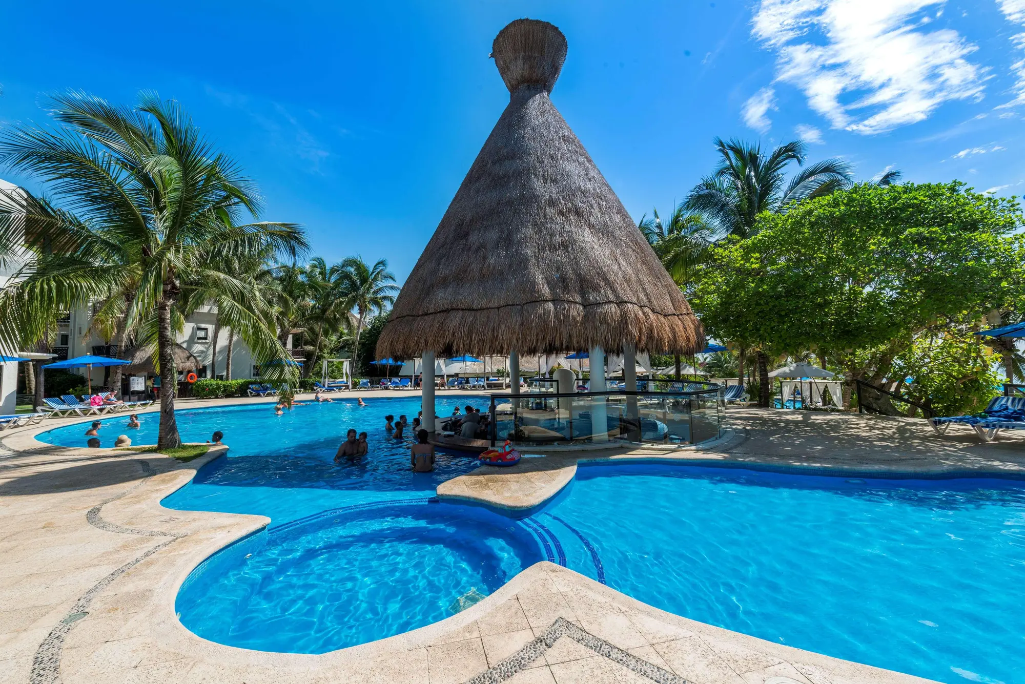 The Reef Playacar, Pool