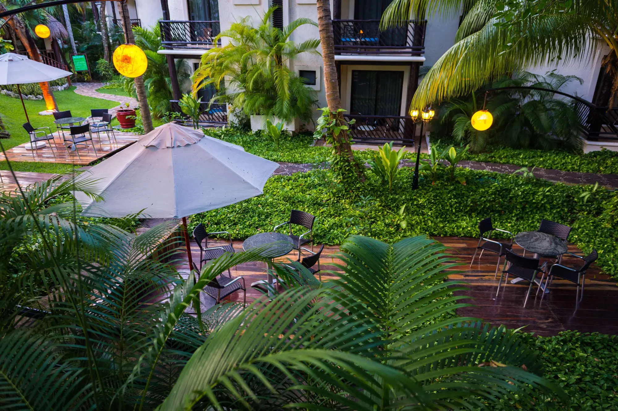The Reef Playacar, Restaurant