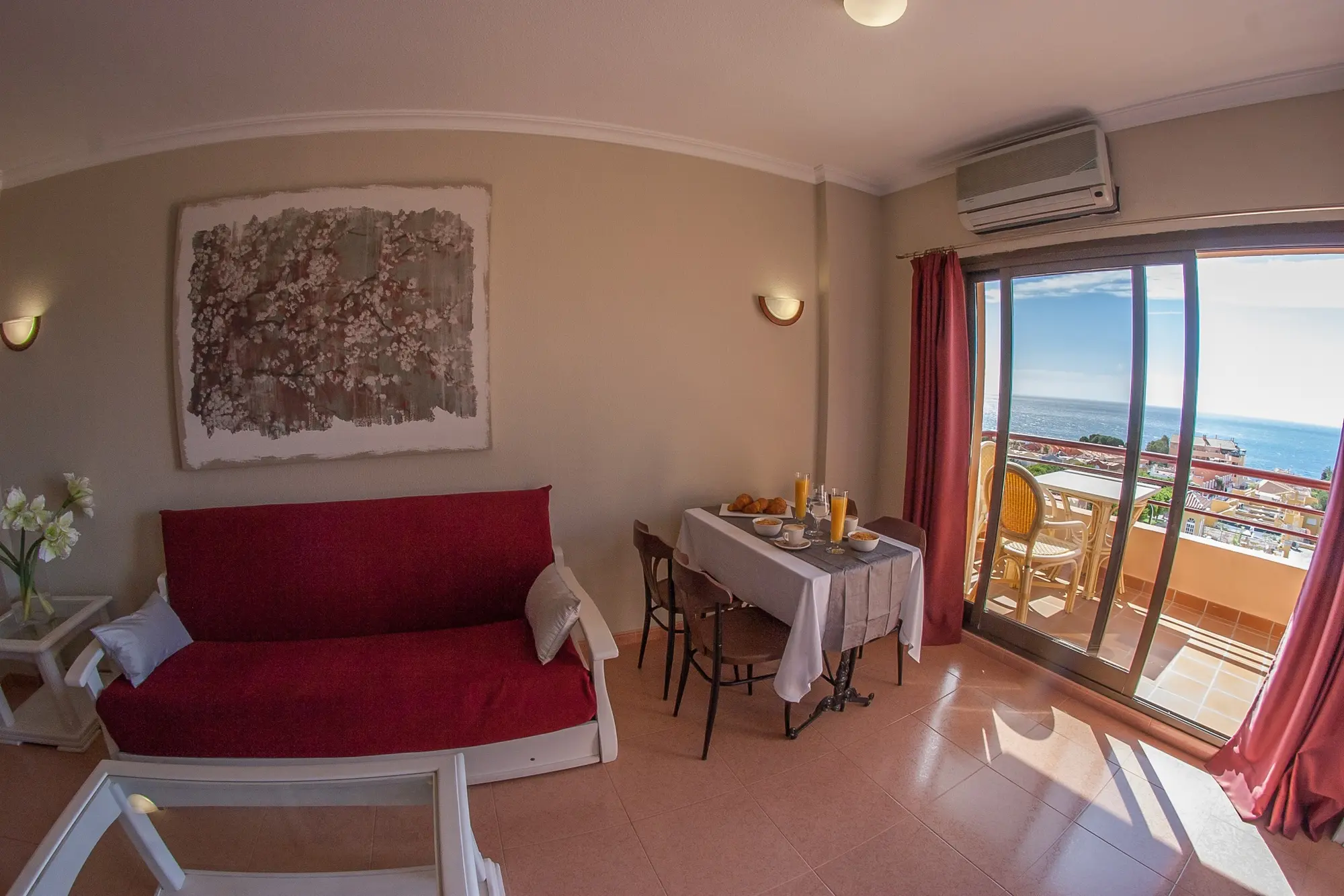 Aguadulce, Room