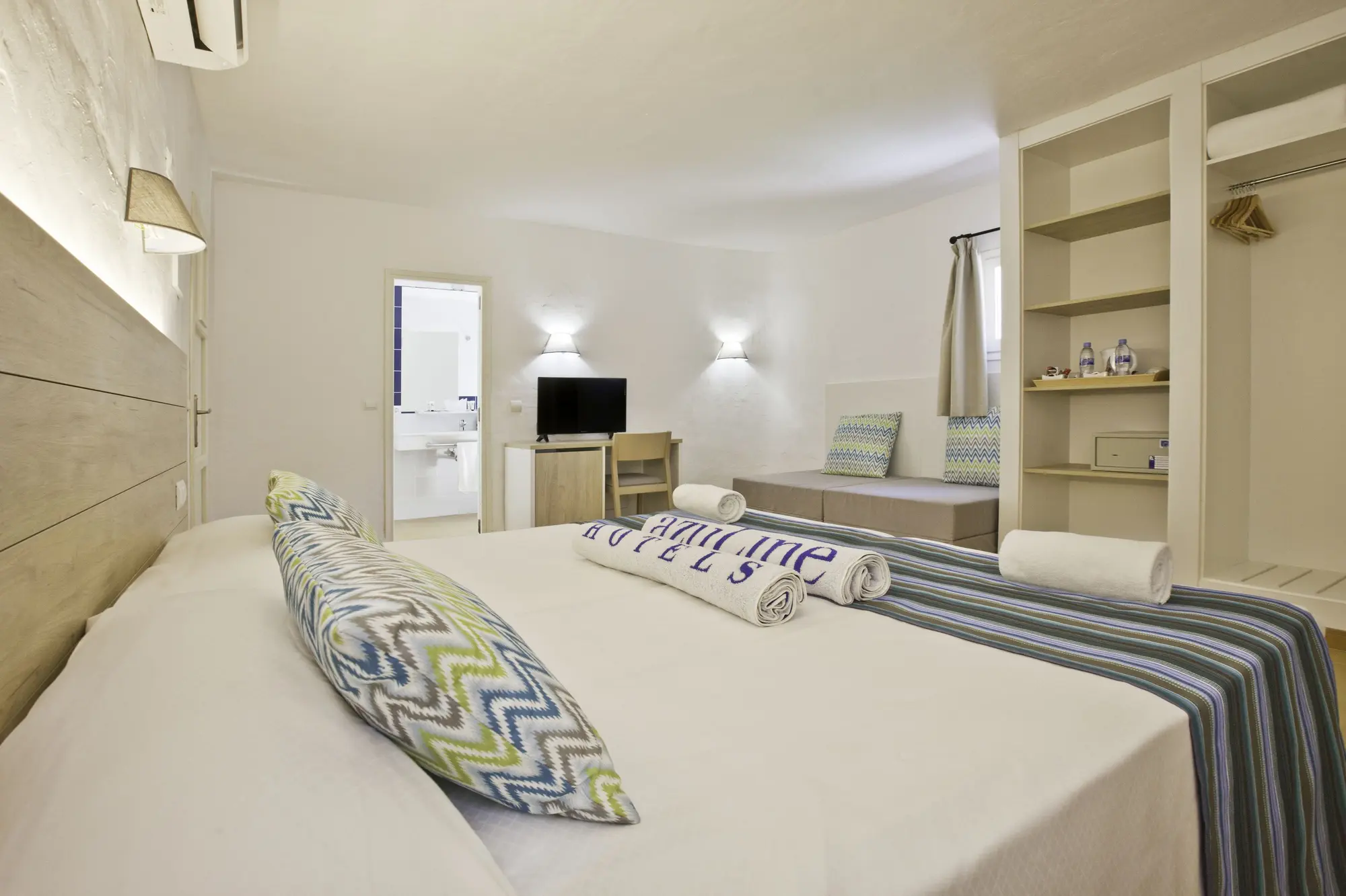 FERGUS Style Punta Arabi, Room