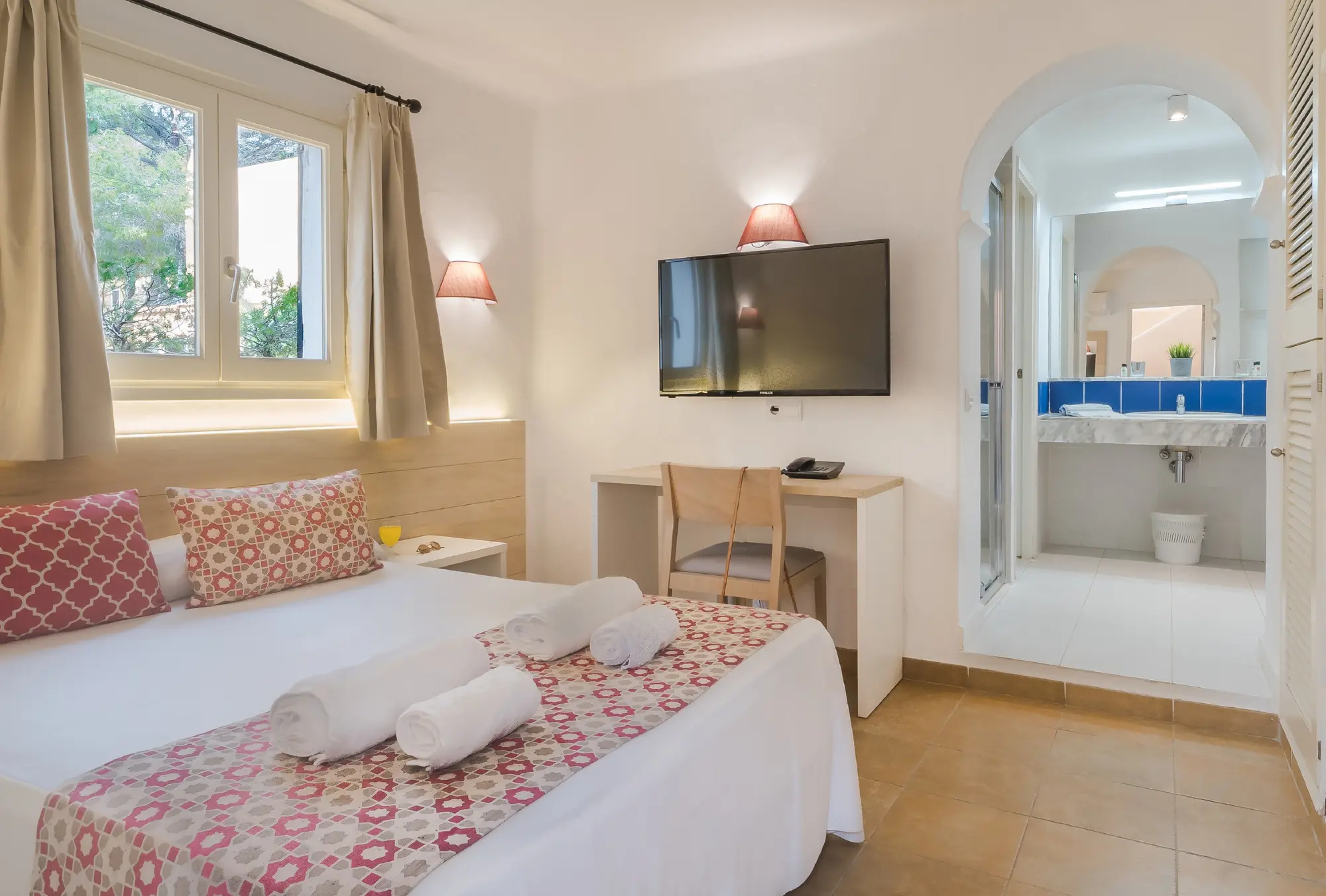 FERGUS Style Punta Arabi, Room