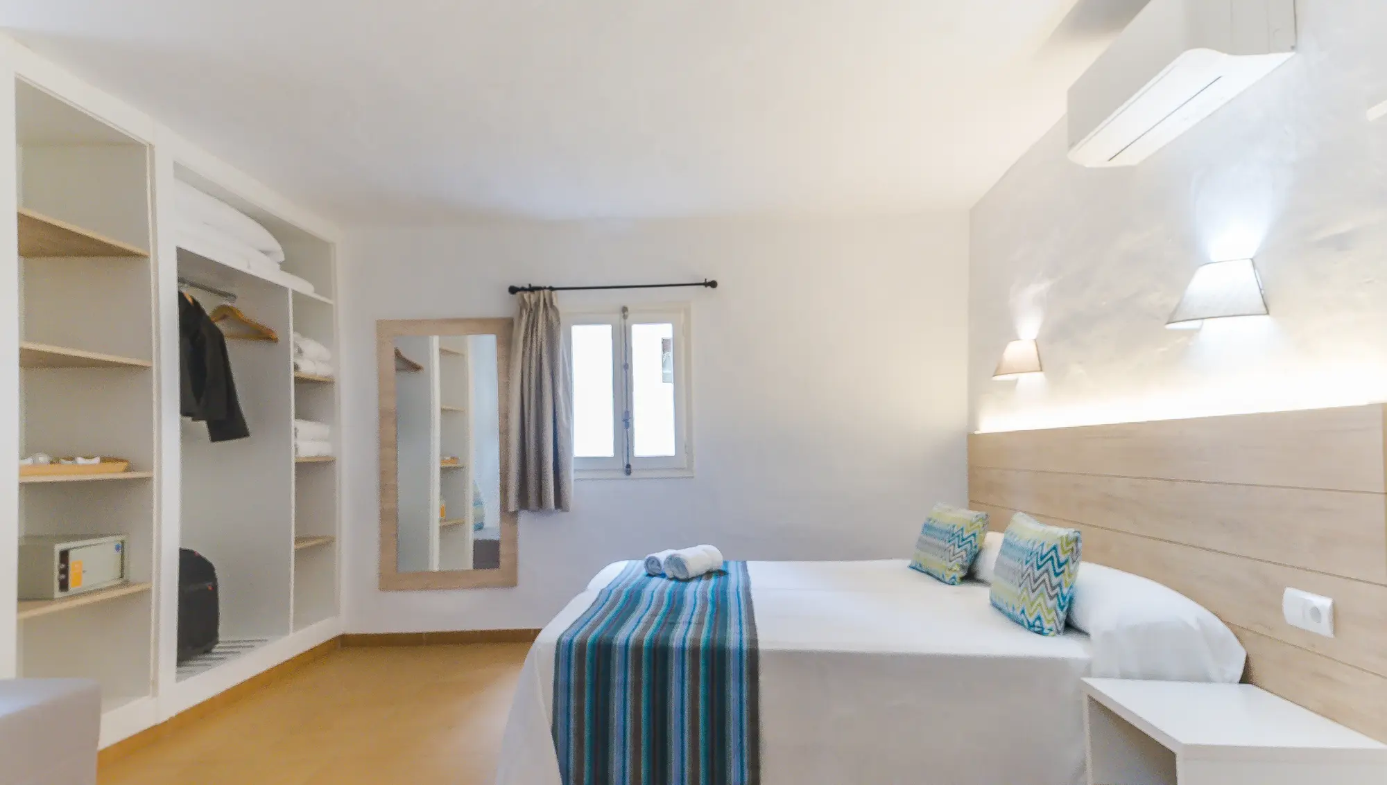 FERGUS Style Punta Arabi, Room