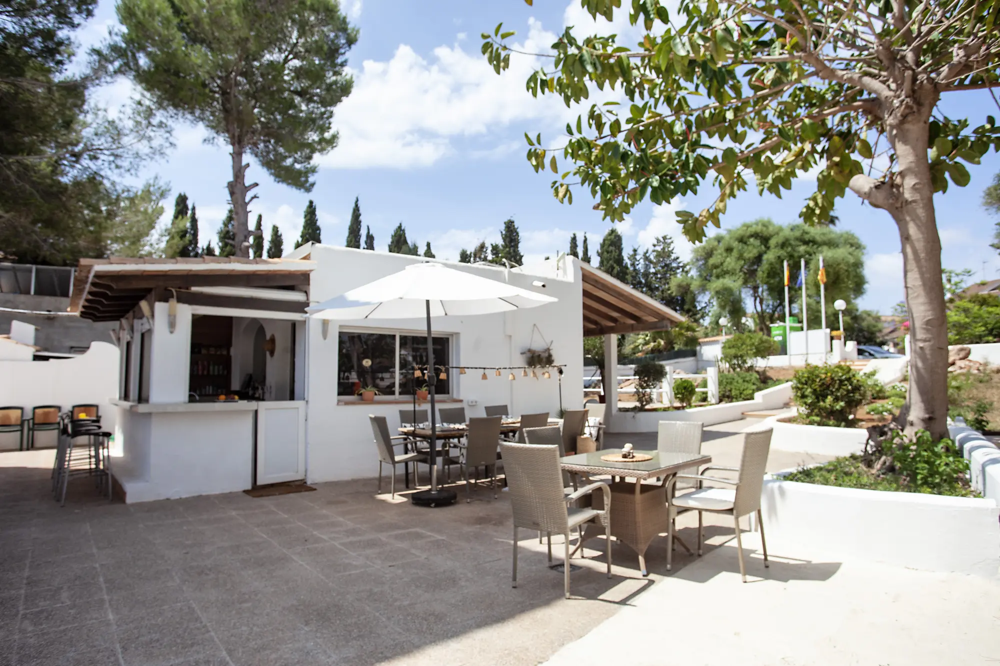 Apartamentos Europa, Bar