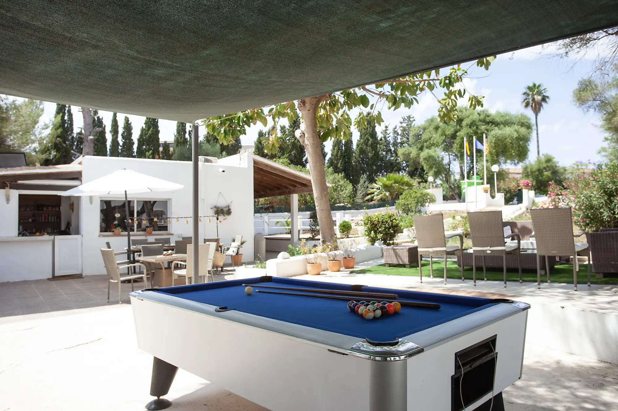 Apartamentos Europa, Bar