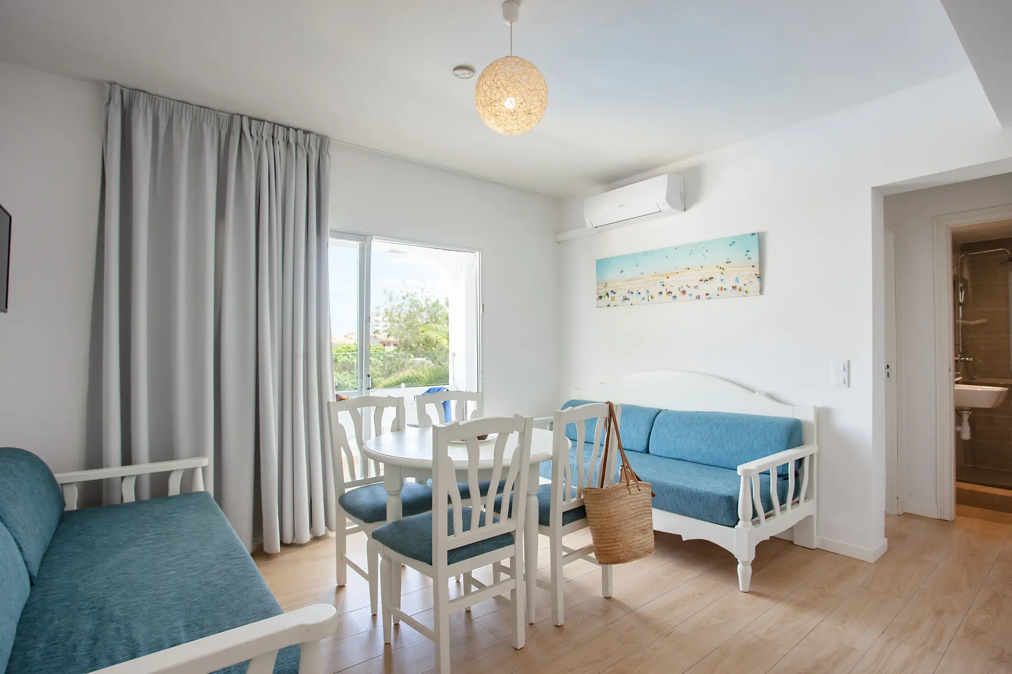 Apartamentos Europa, Room
