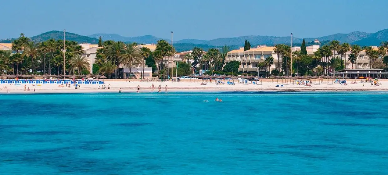 APARTAMENTOS CLUB SA COMA, Beach