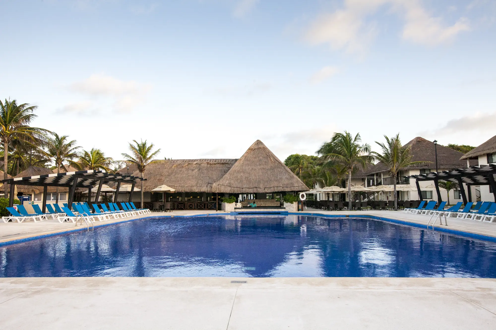 Allegro Playacar, Pool