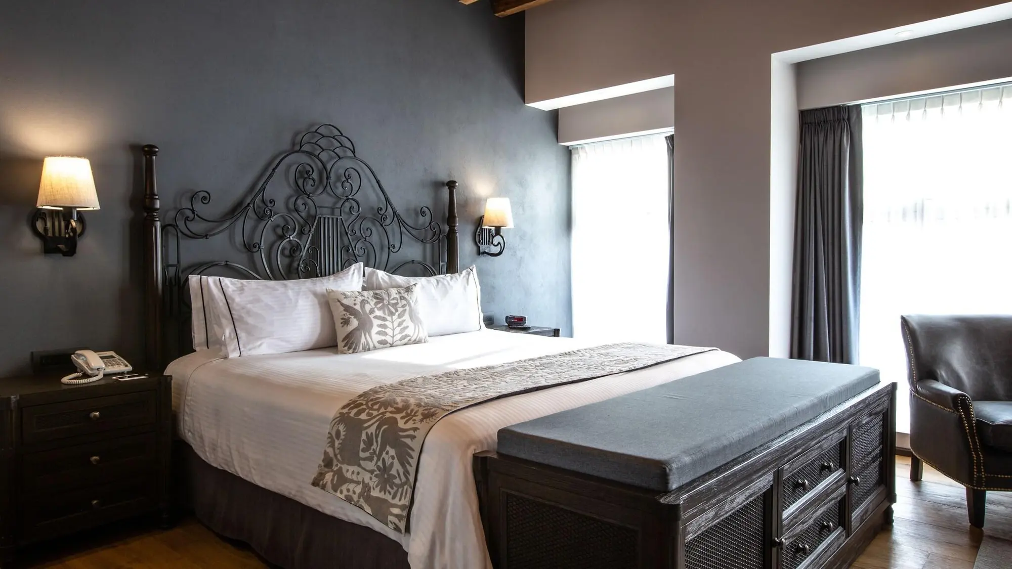 Zocalo Central, Food & Beverages Included, Room