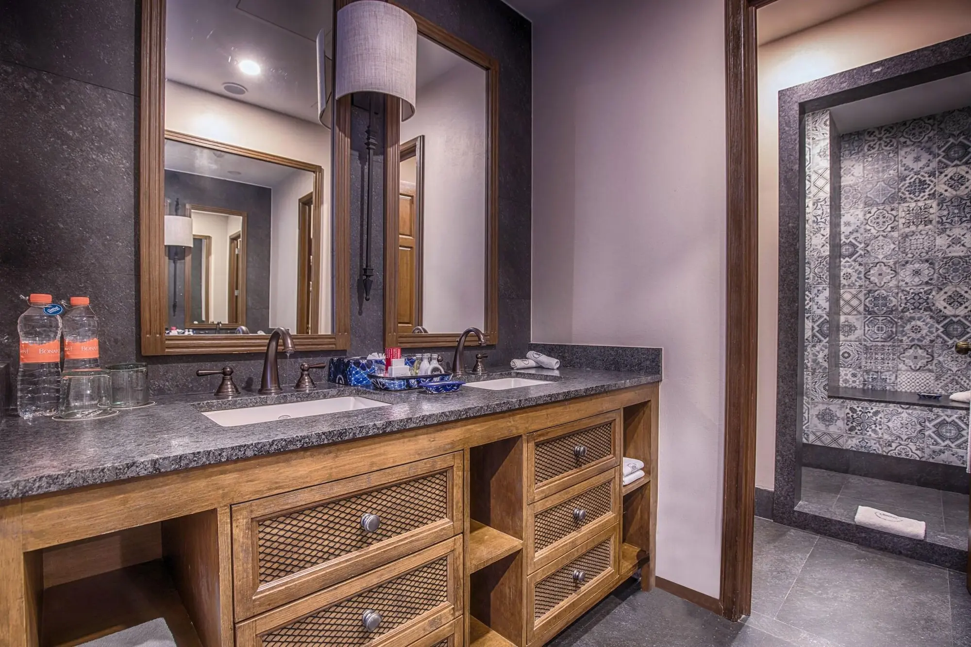 Zocalo Central, Food & Beverages Included, Room