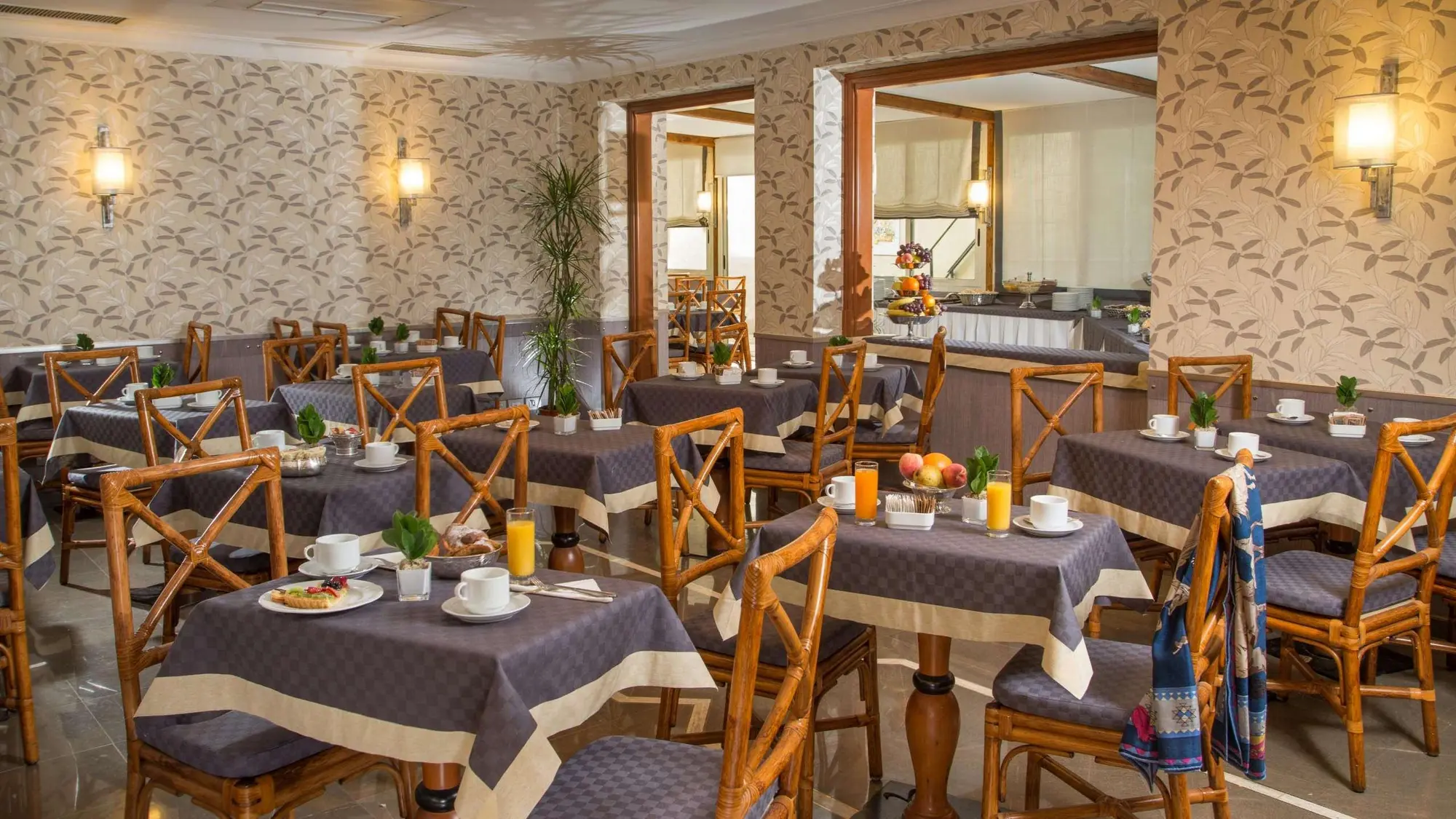 Santa Costanza, Restaurant