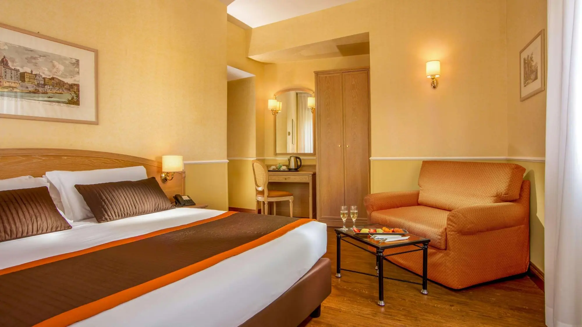 Santa Costanza, Room