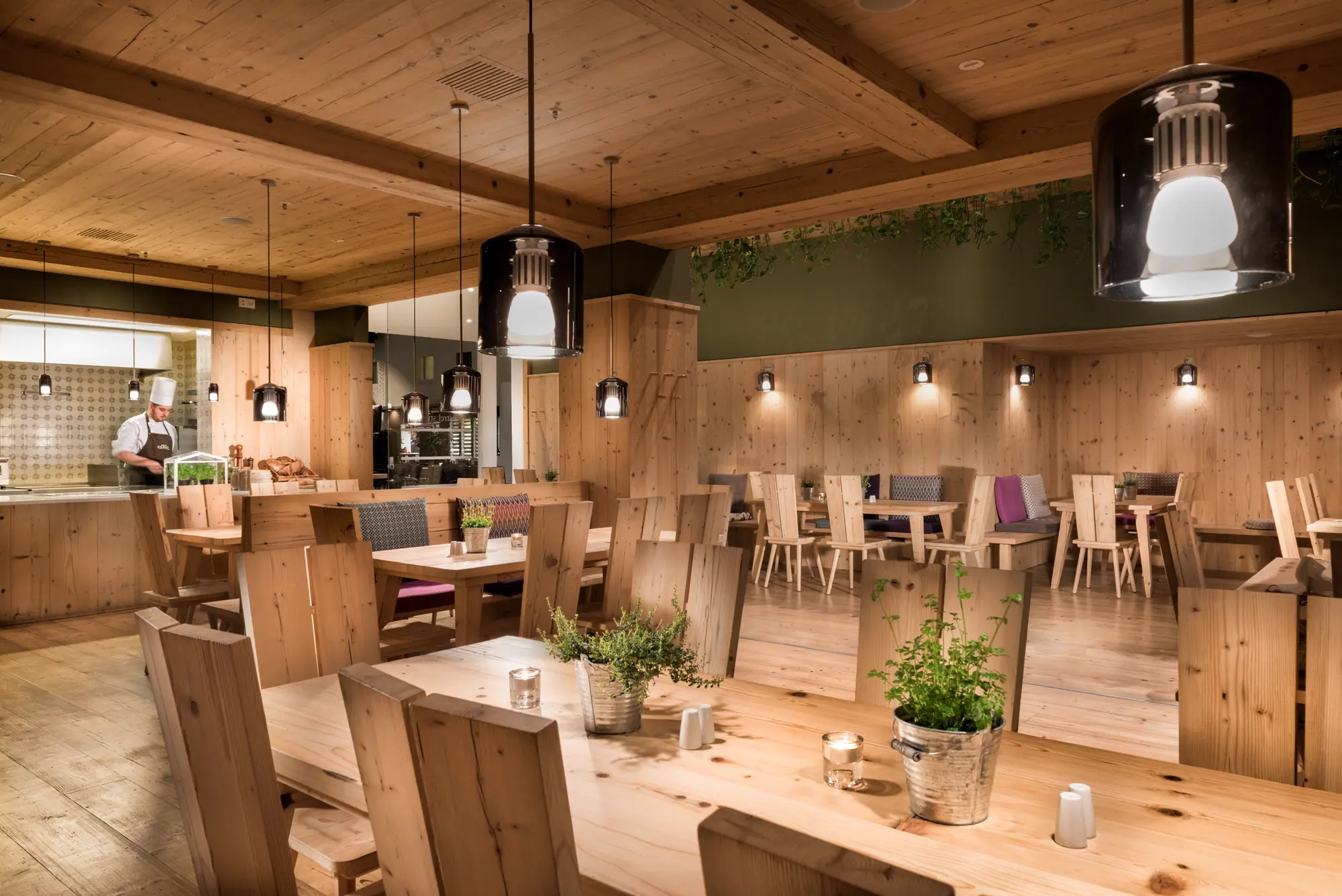 Estrel Hotel Berlin, Restaurant