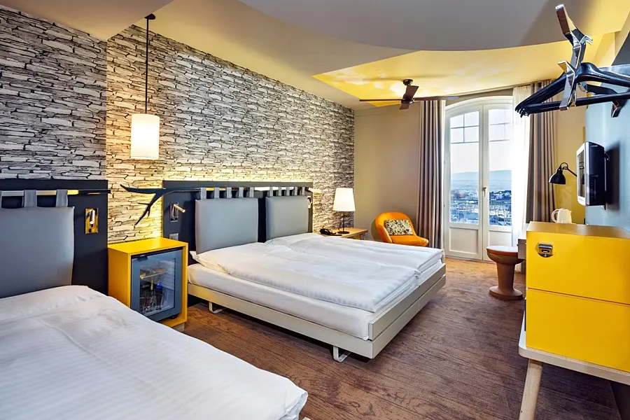 Swiss Wine By Fassbind, Room