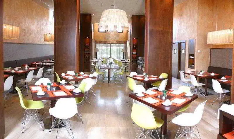 La Costa Hotel Golf & Beach Resort, Restaurant