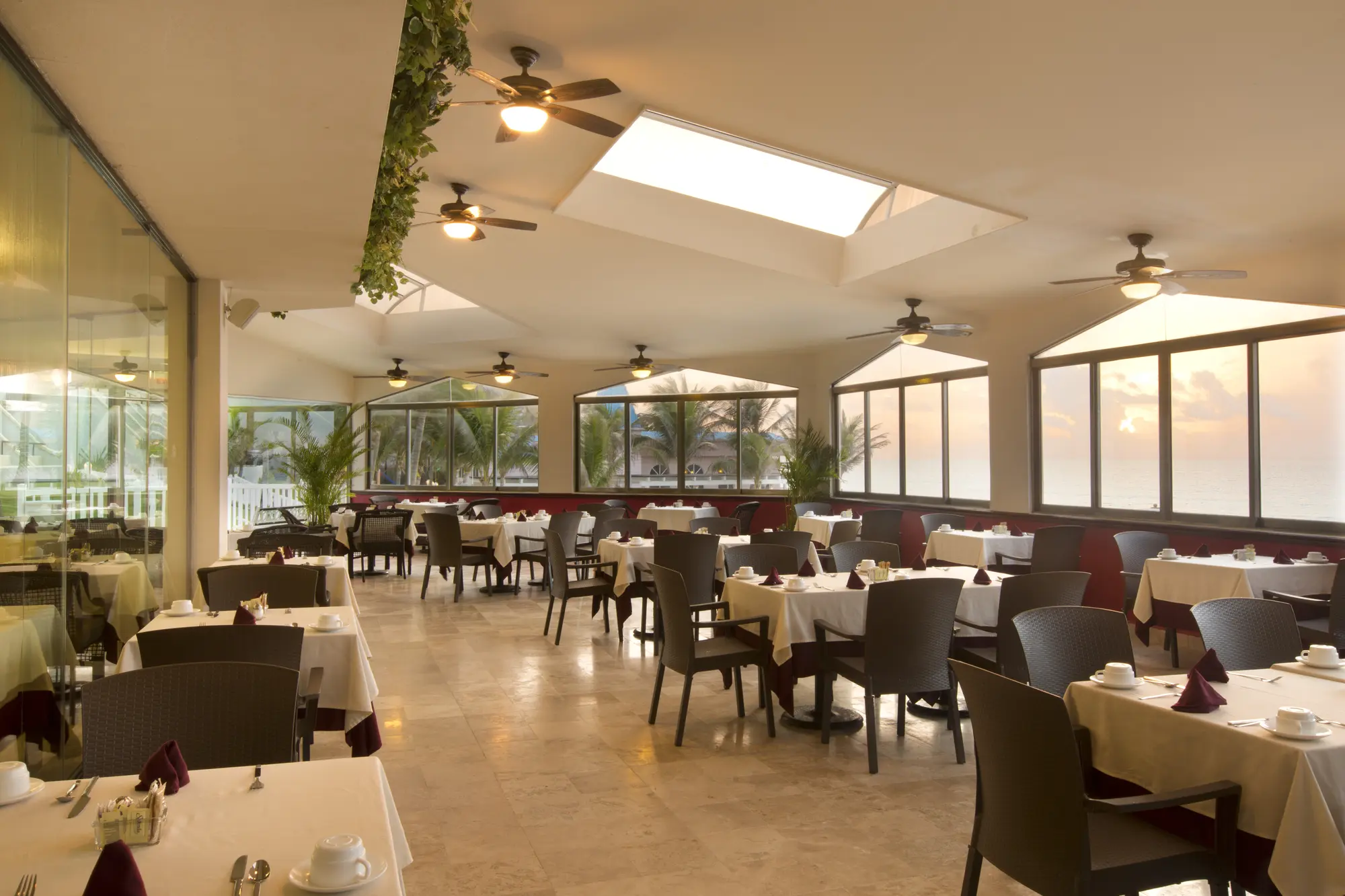 Golden Parnassus Resort- Adults Only All Inclusive, Restaurant