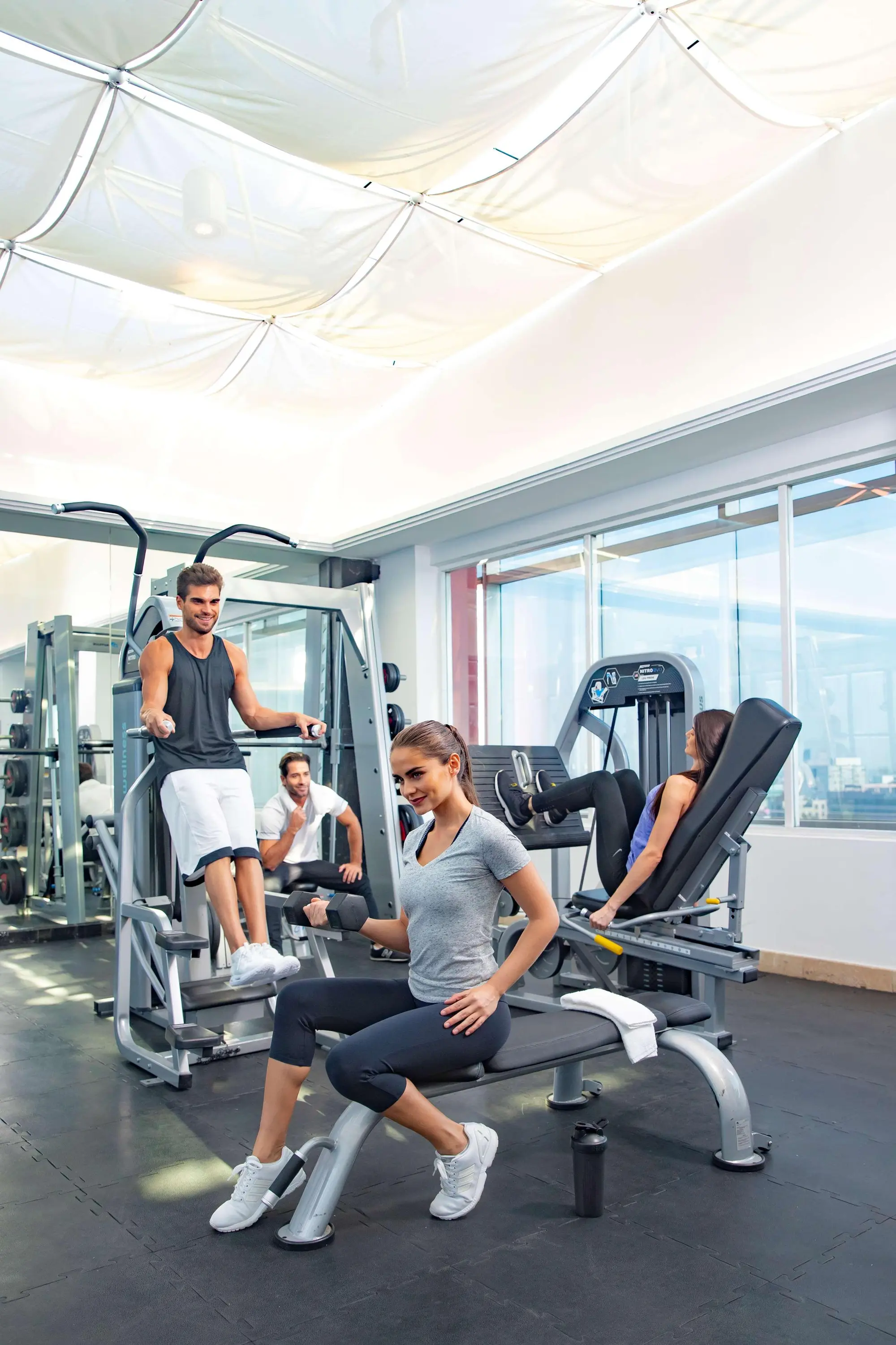Barcelo Mexico Reforma, Sports and Entertainment
