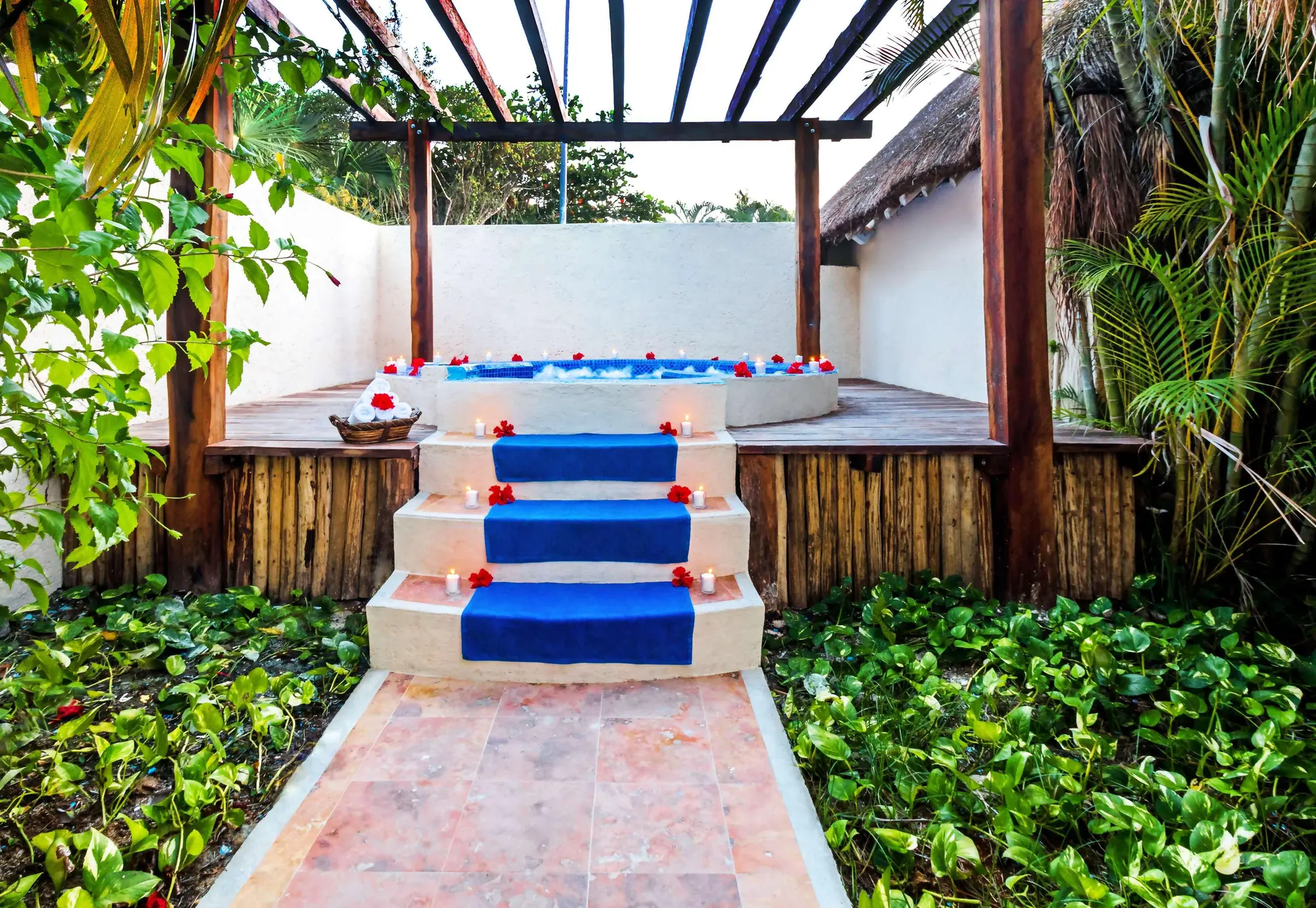 Allegro Cozumel, Sports and Entertainment
