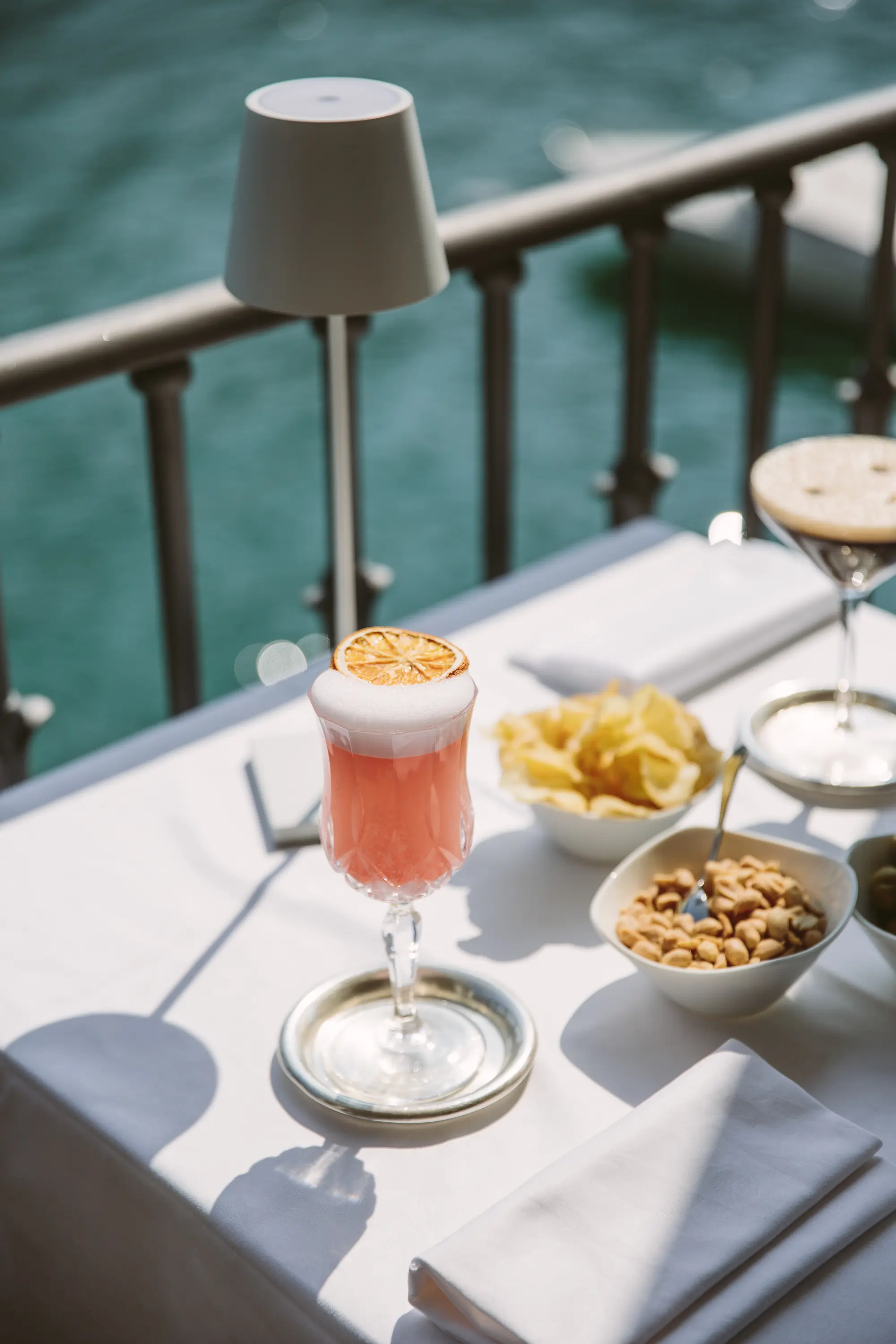Villa Flori, Bar