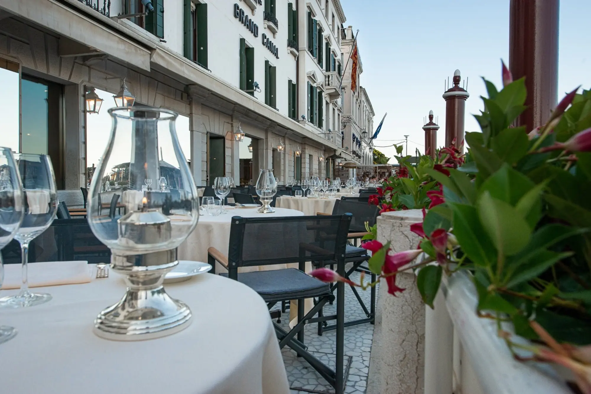 Monaco and Grand Canal, Restaurant