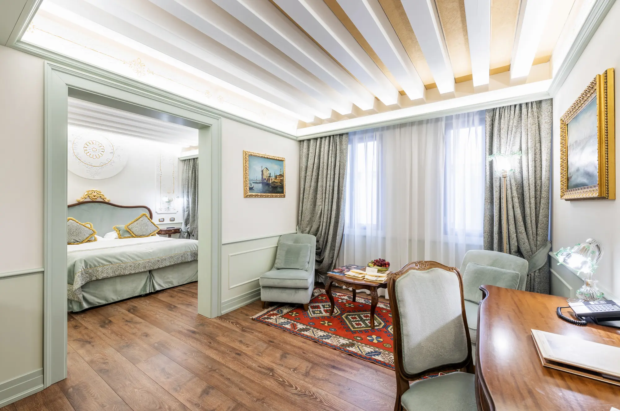 Monaco and Grand Canal, Room