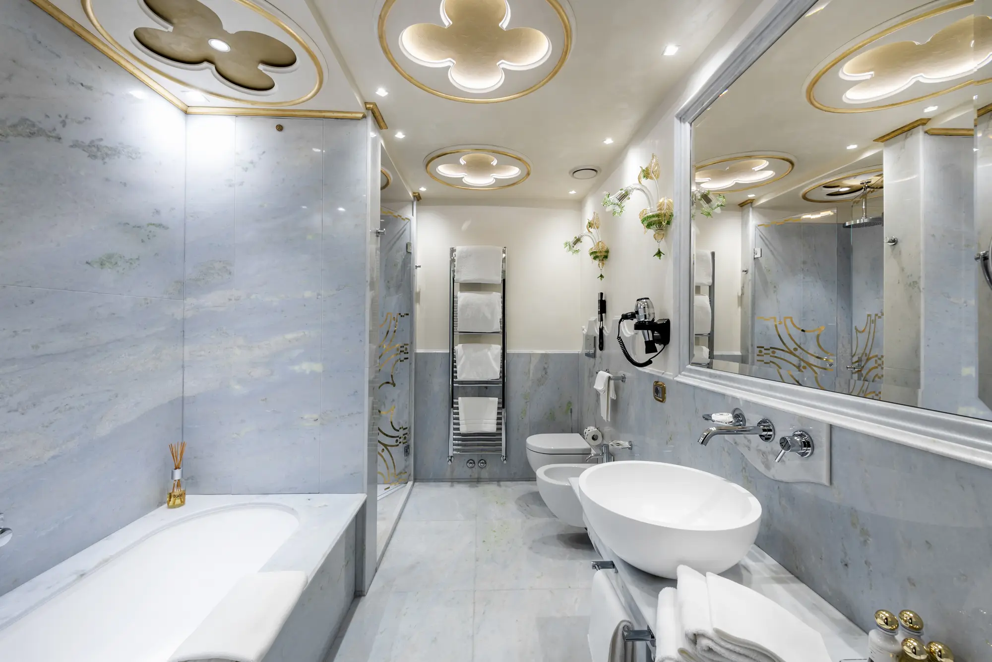 Monaco and Grand Canal, Room