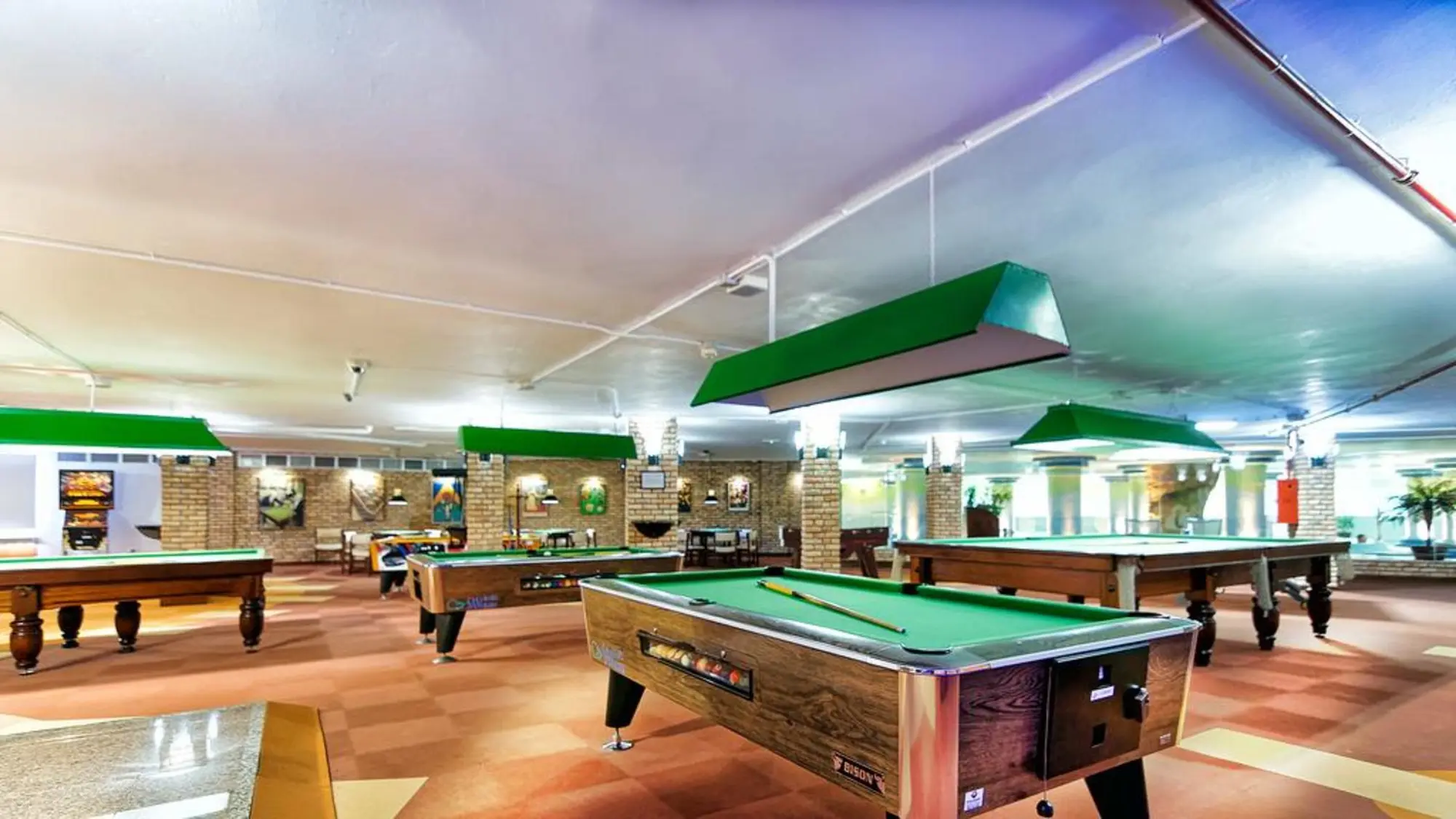 Bull Escorial & Spa, Sports and Entertainment