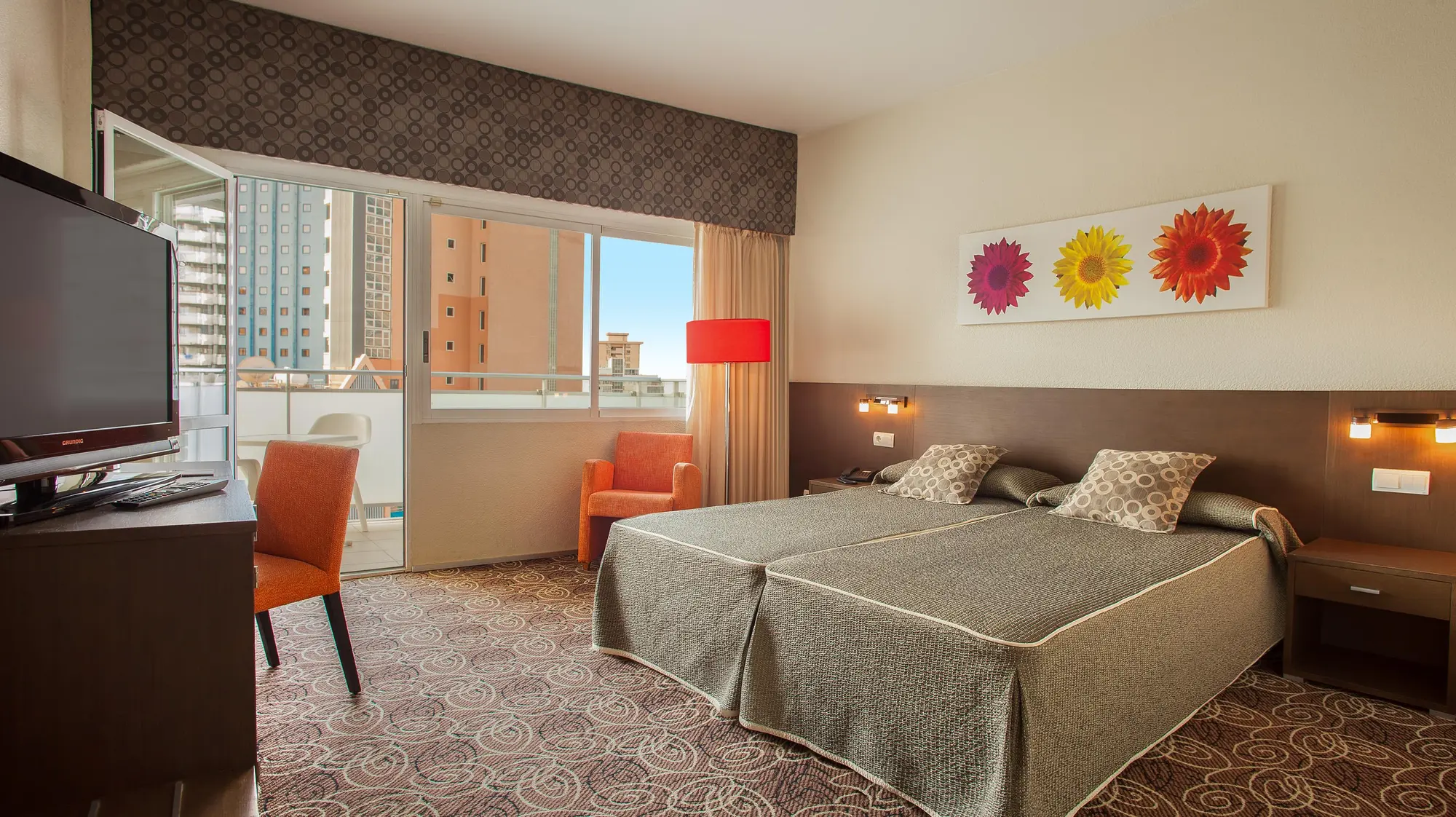 RH Royal-Only Adults, Room