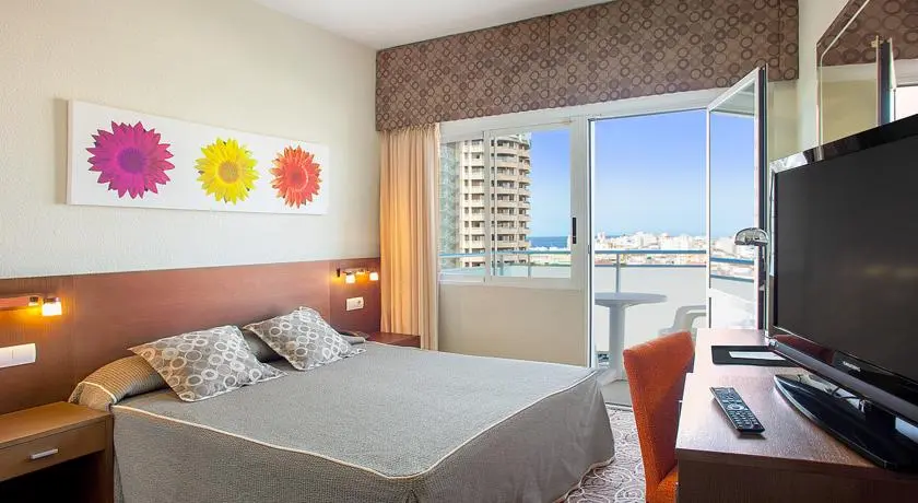 RH Royal-Only Adults, Room