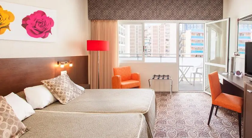 RH Royal-Only Adults, Room
