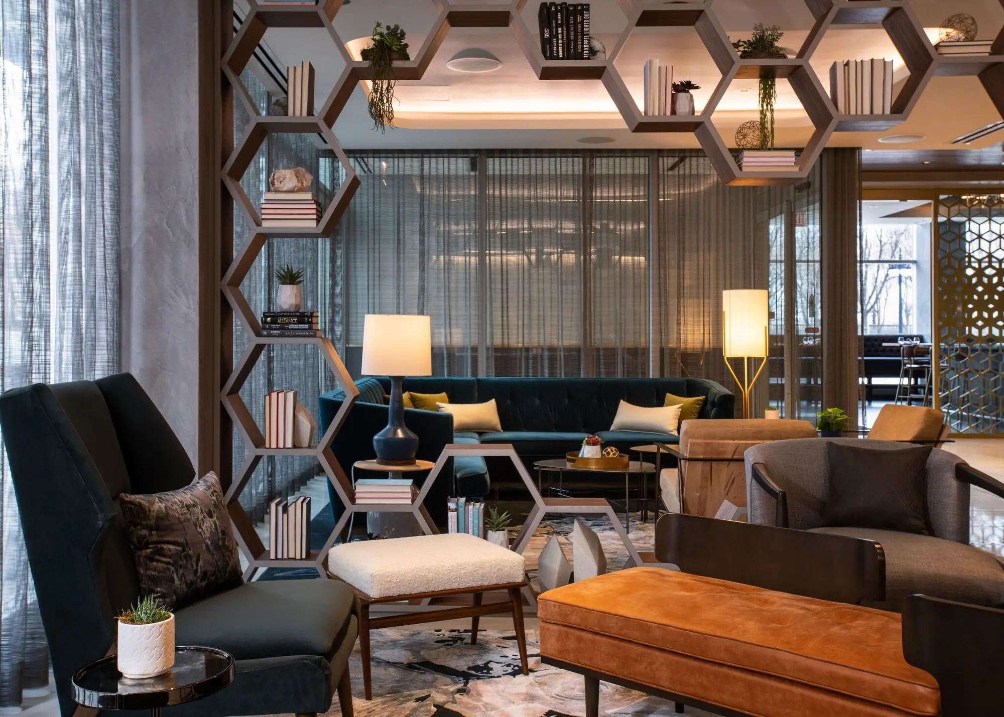 Le Méridien Essex Chicago, Lobby