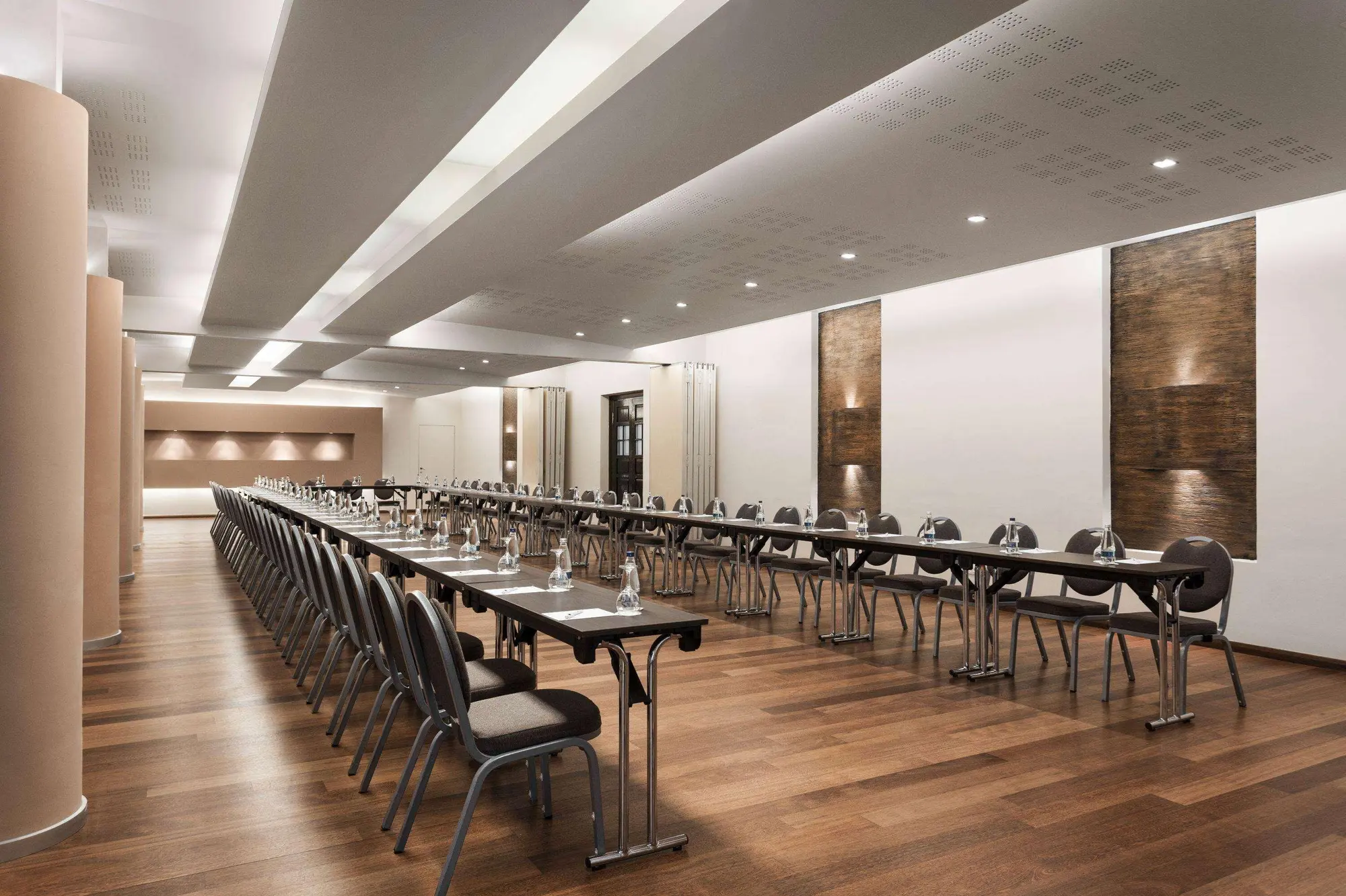 Ramada By Wyndham Bucharest Parc, Conferences