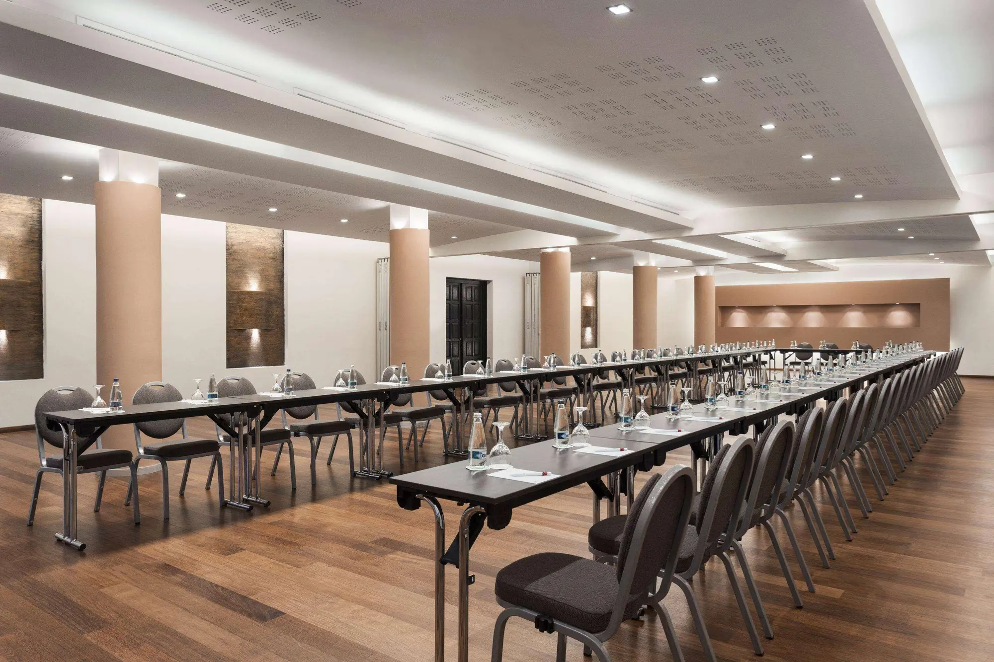Ramada By Wyndham Bucharest Parc, Conferences