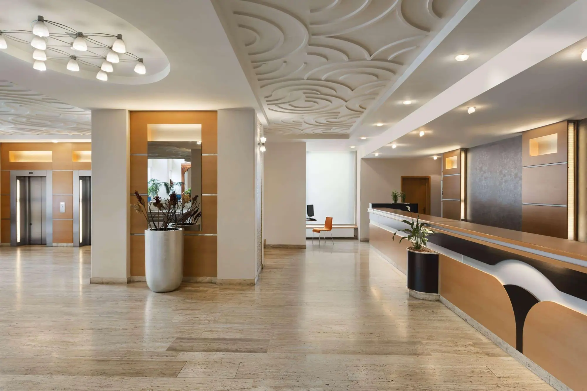 Ramada By Wyndham Bucharest Parc, Lobby