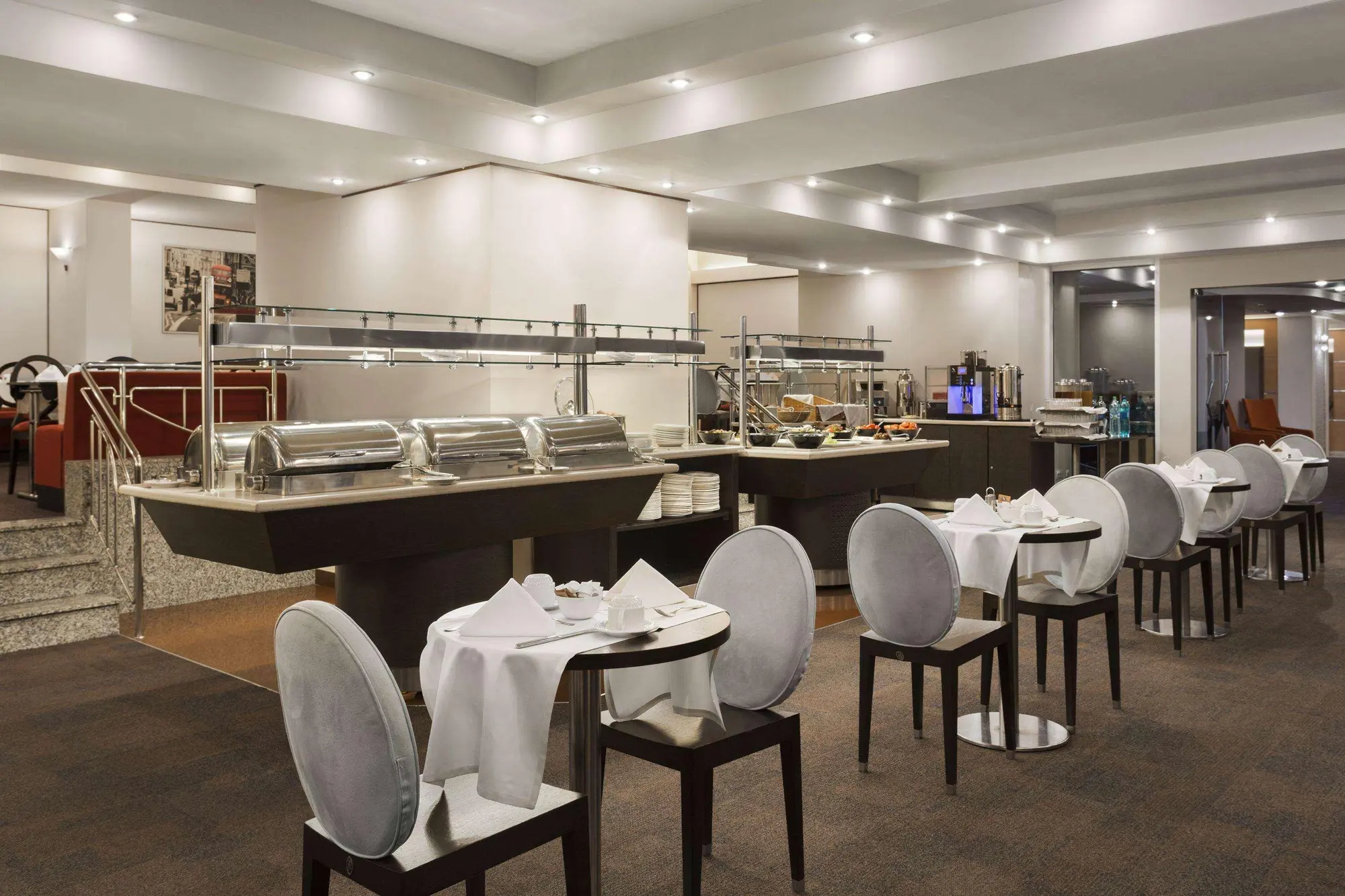 Ramada By Wyndham Bucharest Parc, Restaurant