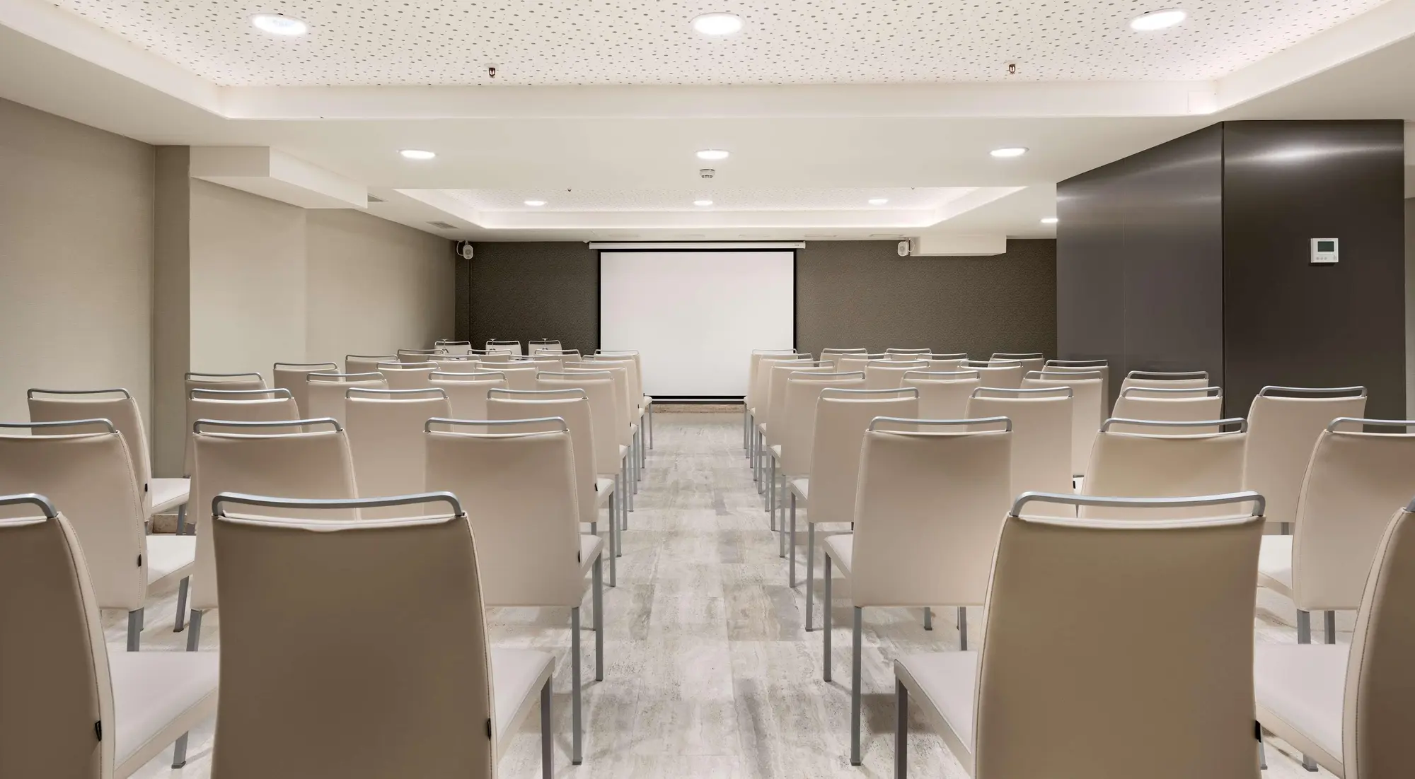 NH Madrid Zurbano, Conferences