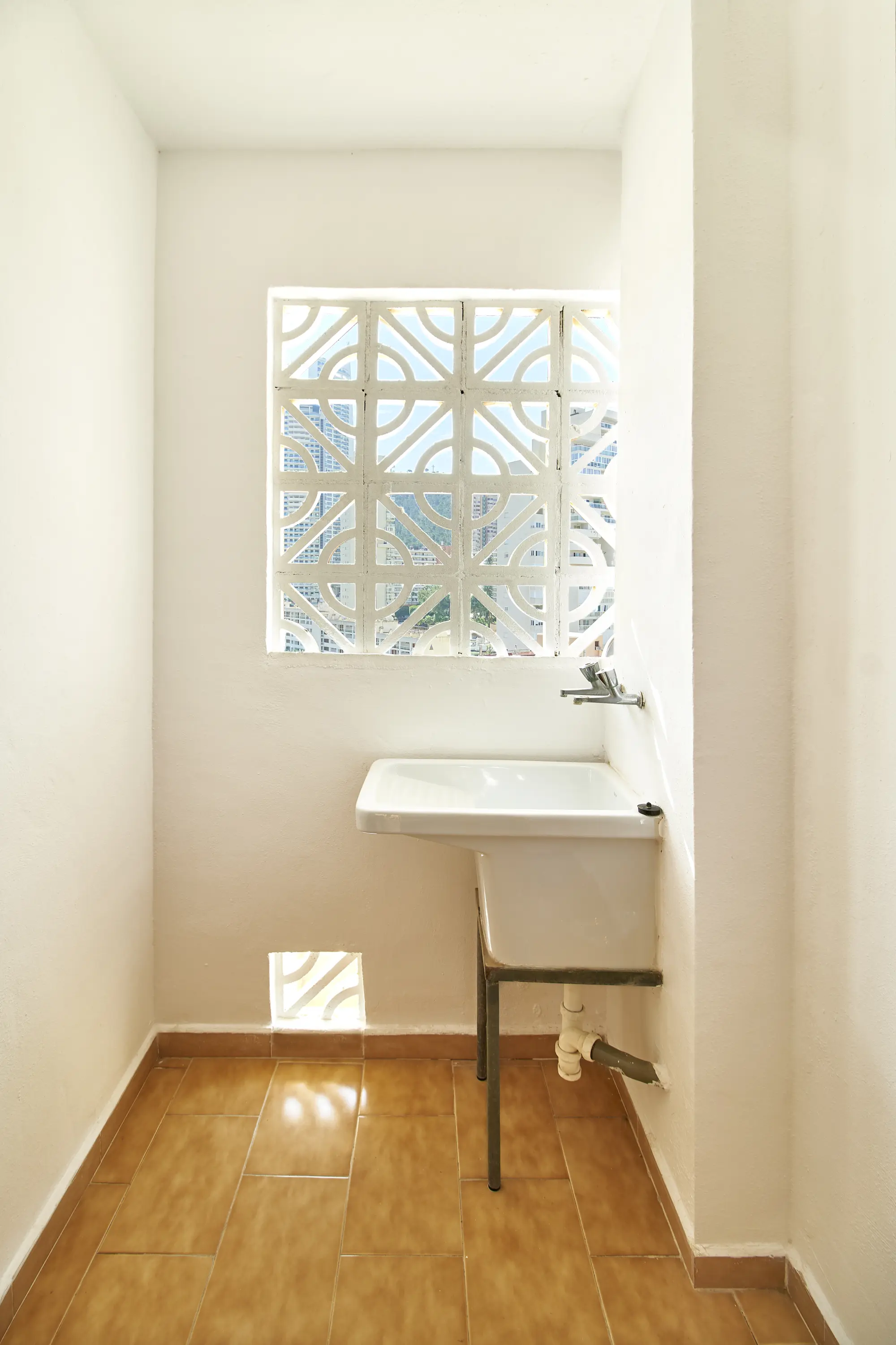 Don Gregorio, Room
