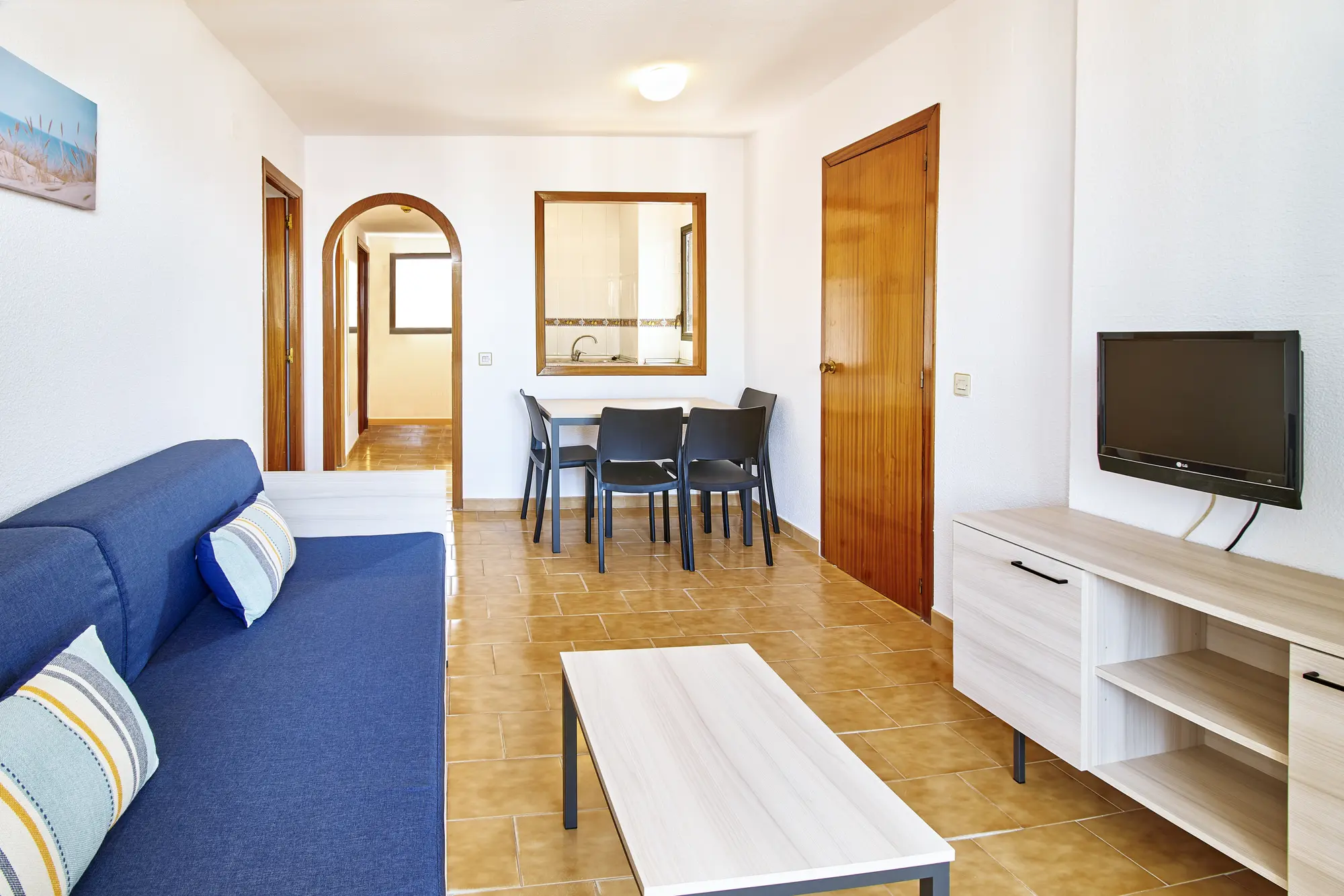 Don Gregorio, Room