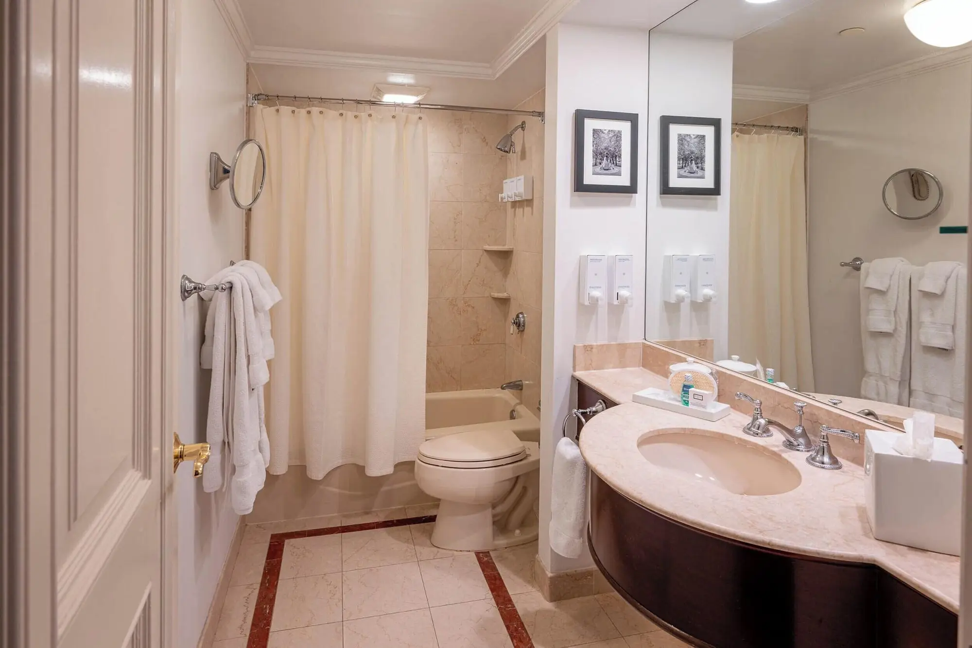 The Lenox Hotel, Room