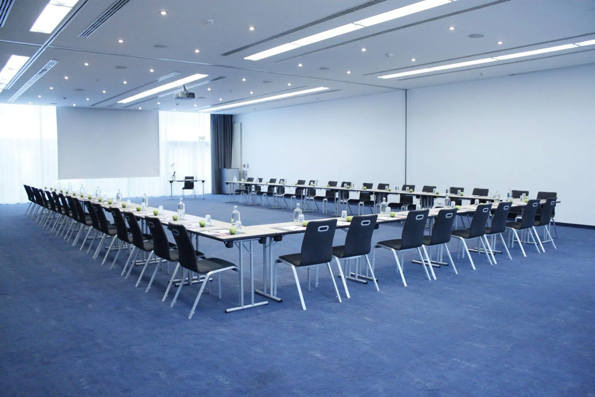 IntercityHotel Frankfurt Airport, Conferences