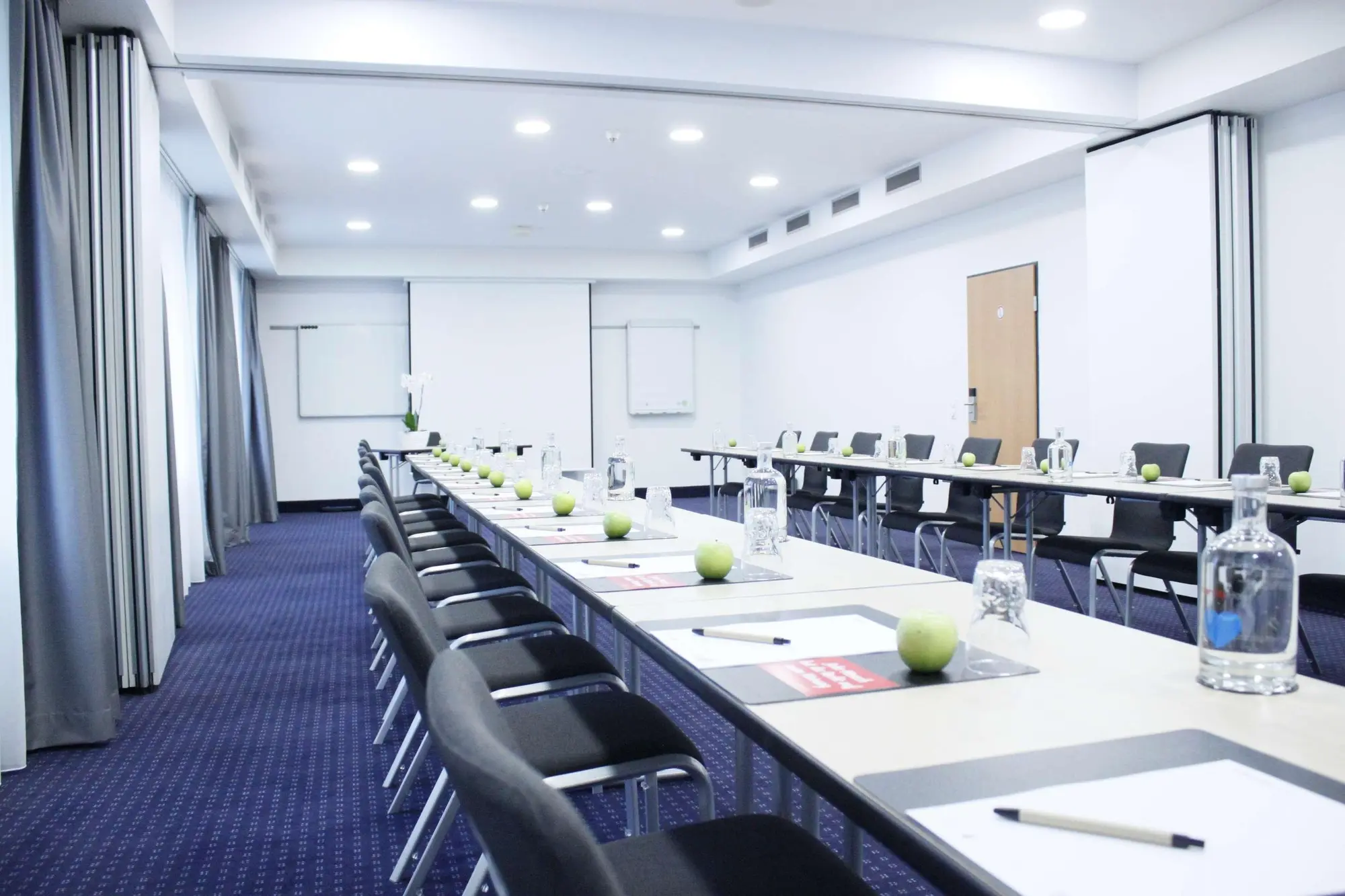 IntercityHotel Frankfurt Airport, Conferences