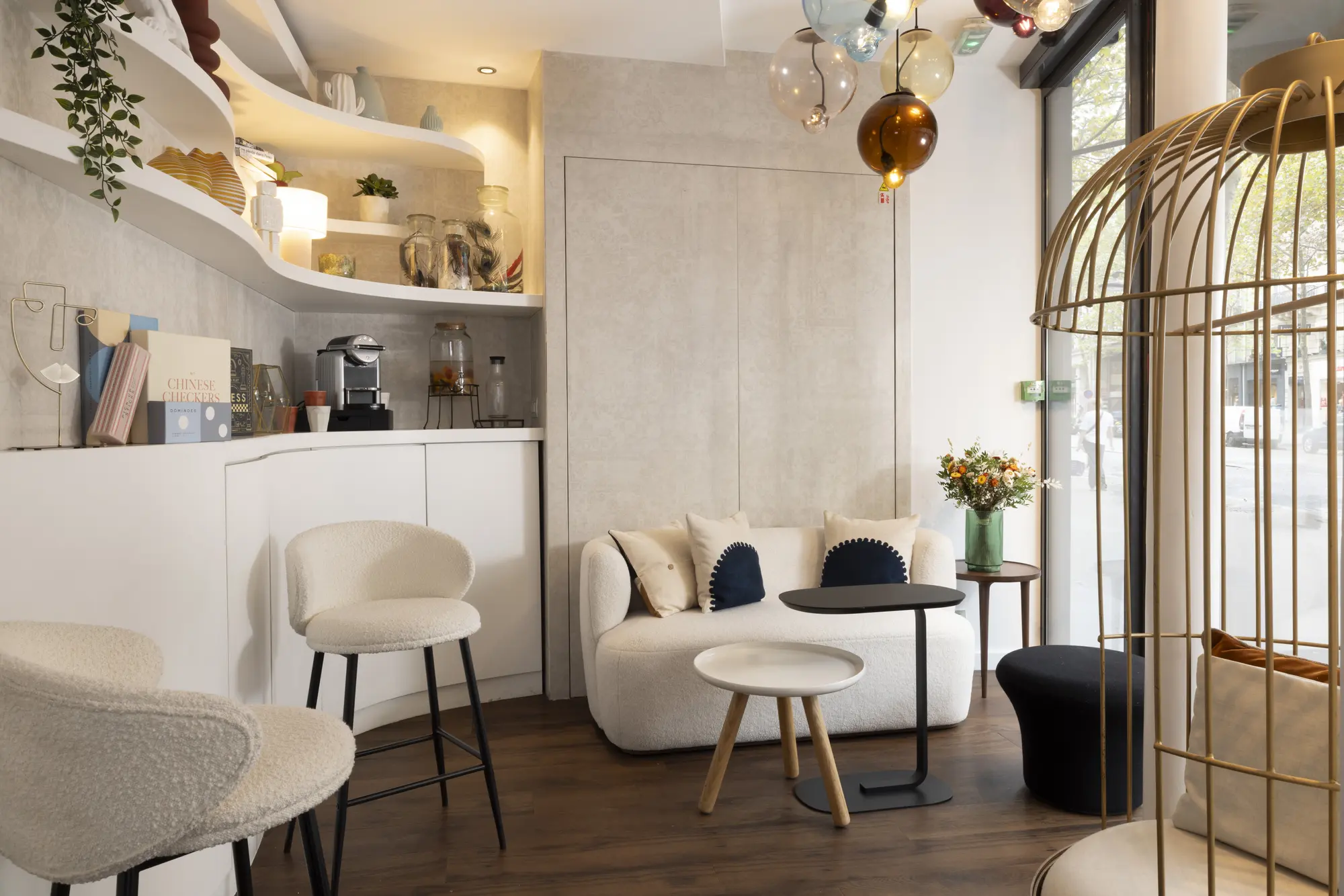 Chavanel, Lobby